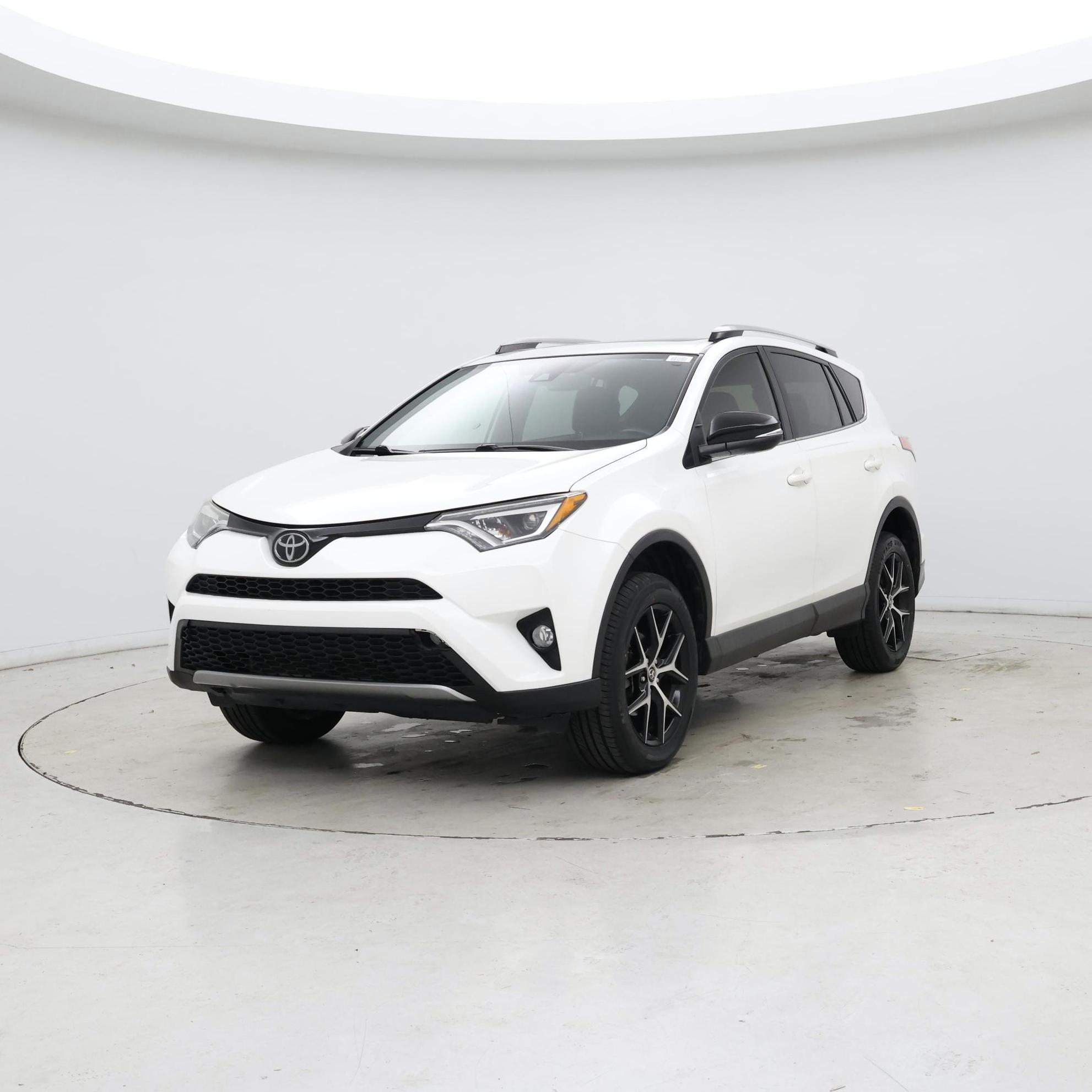 Thumbnail: 2018 Toyota RAV4 - 4
