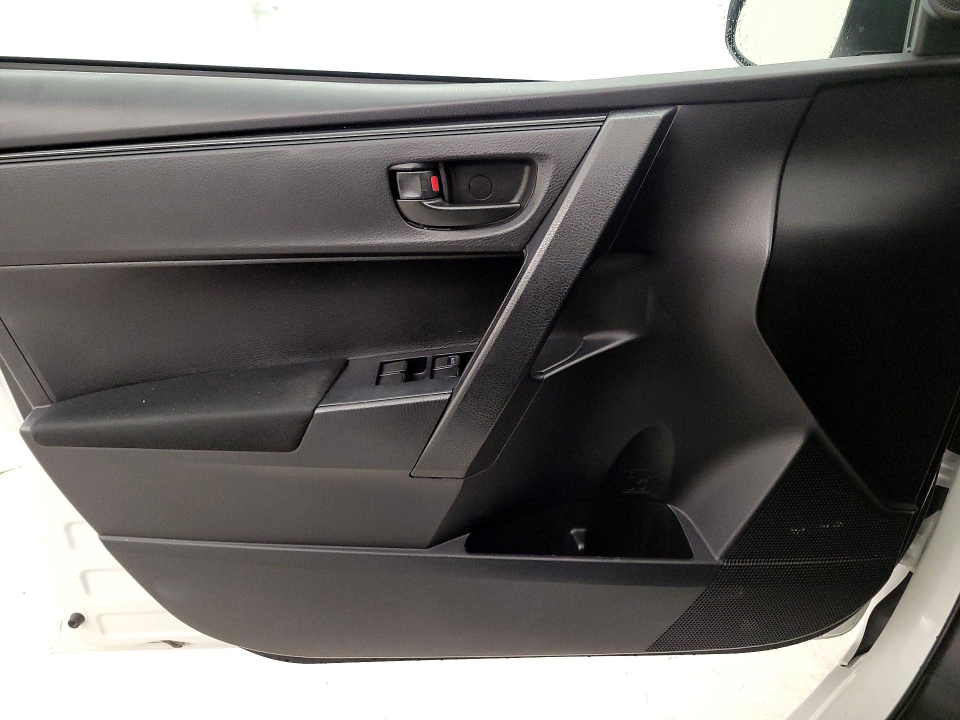 Thumbnail: 2017 Toyota Corolla - 12