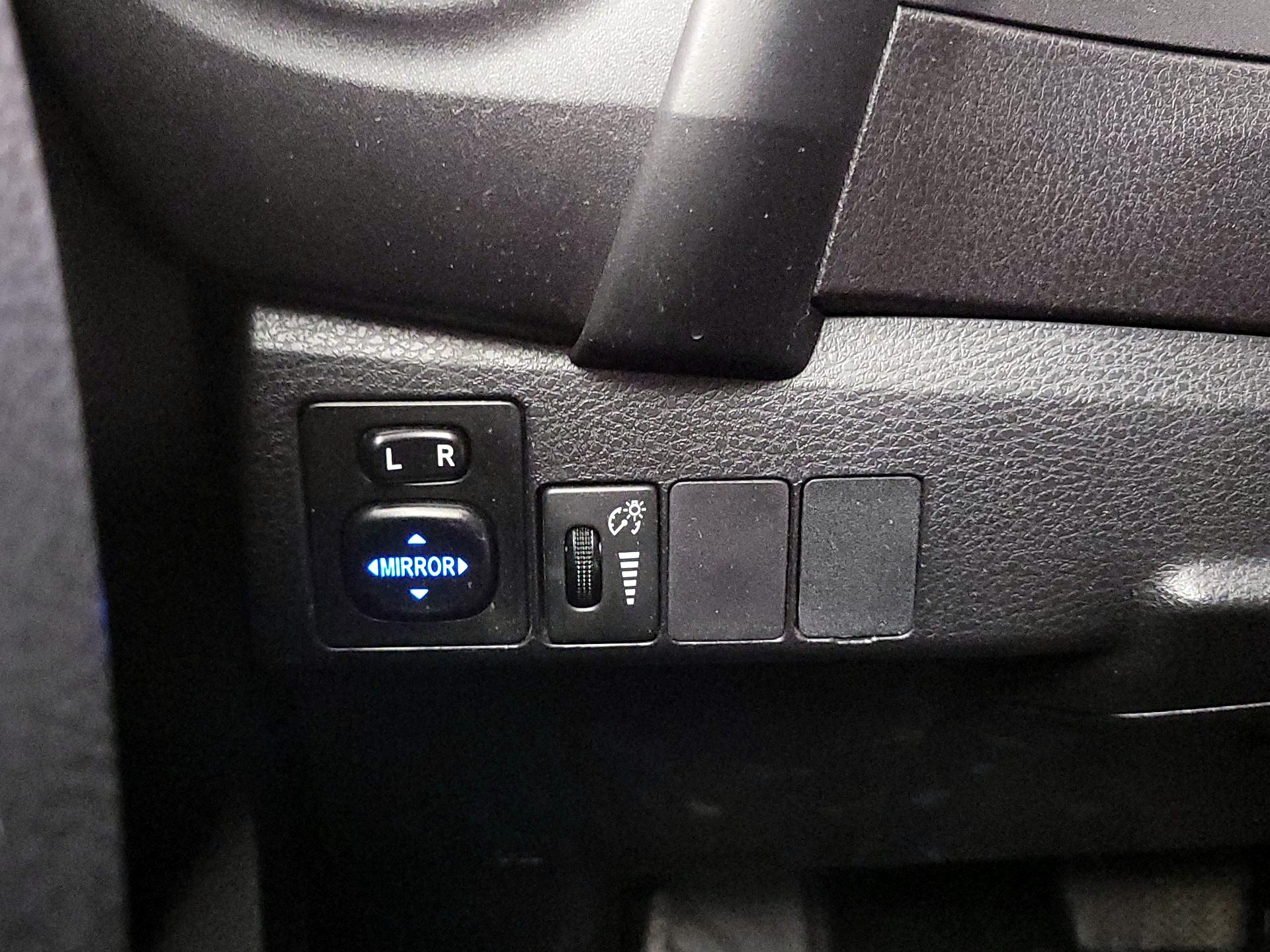 Thumbnail: 2017 Toyota Corolla - 13