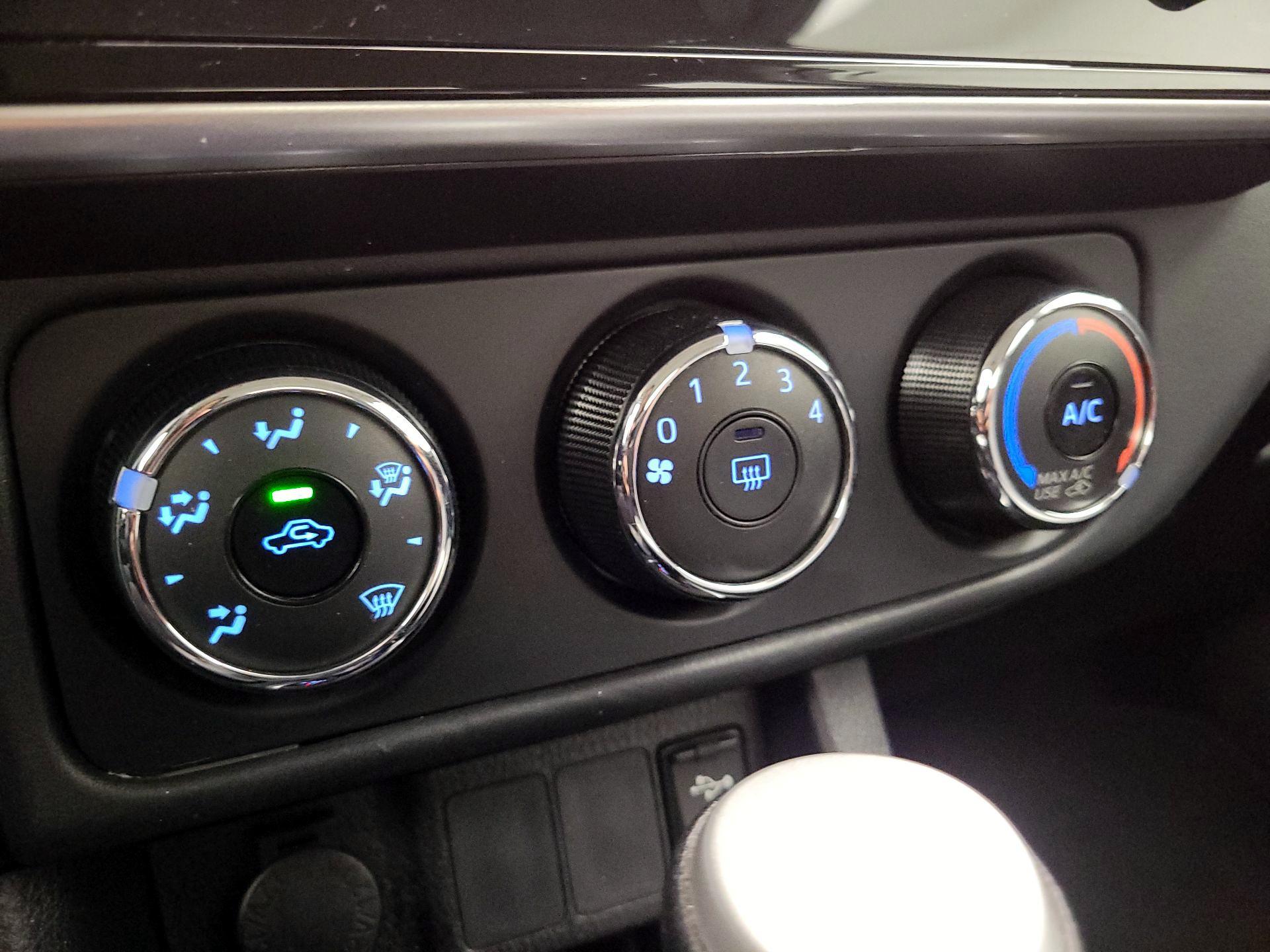 Thumbnail: 2017 Toyota Corolla - 16