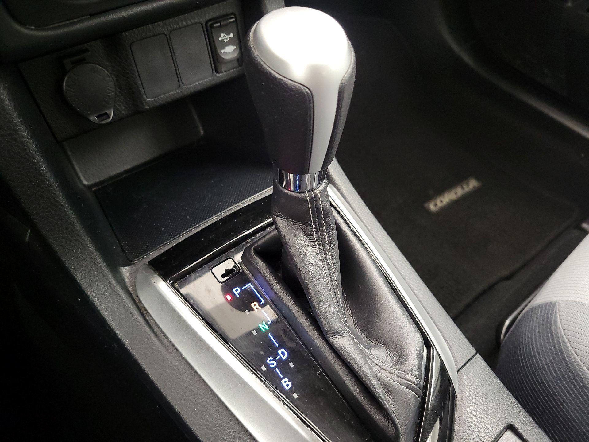 Thumbnail: 2017 Toyota Corolla - 17