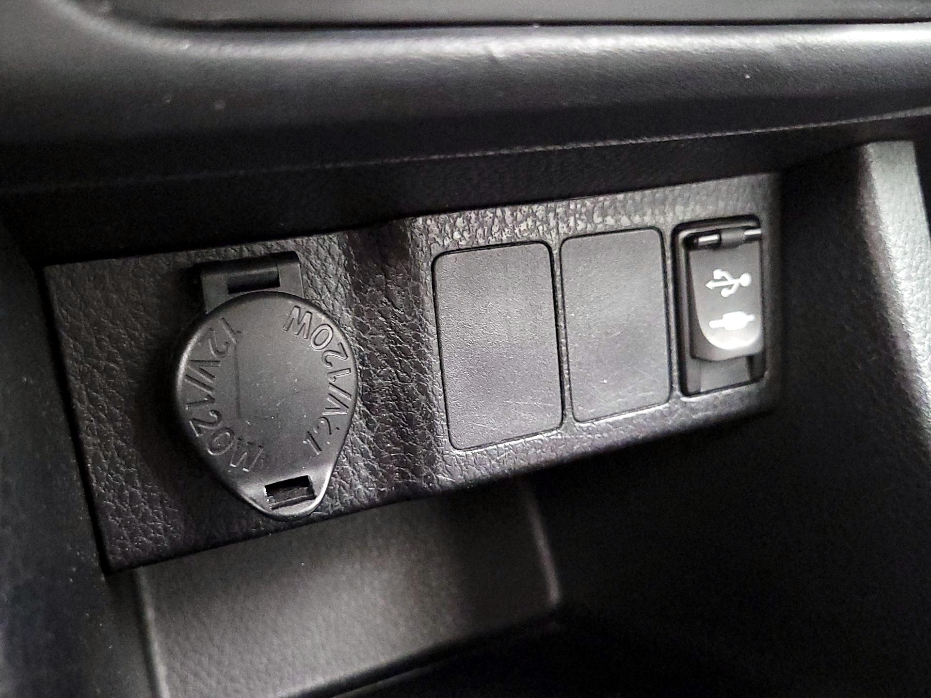 Thumbnail: 2017 Toyota Corolla - 18