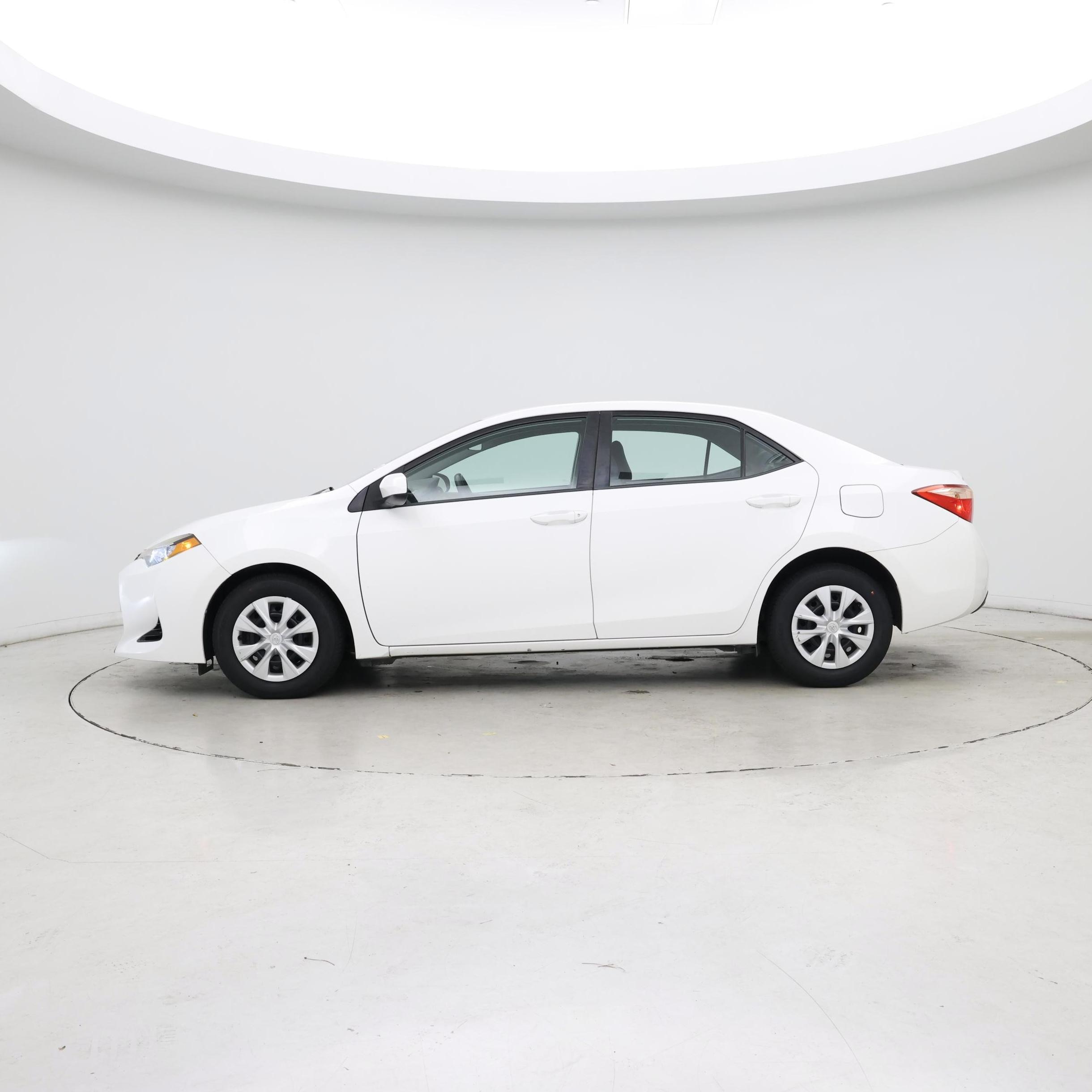 Thumbnail: 2017 Toyota Corolla - 3