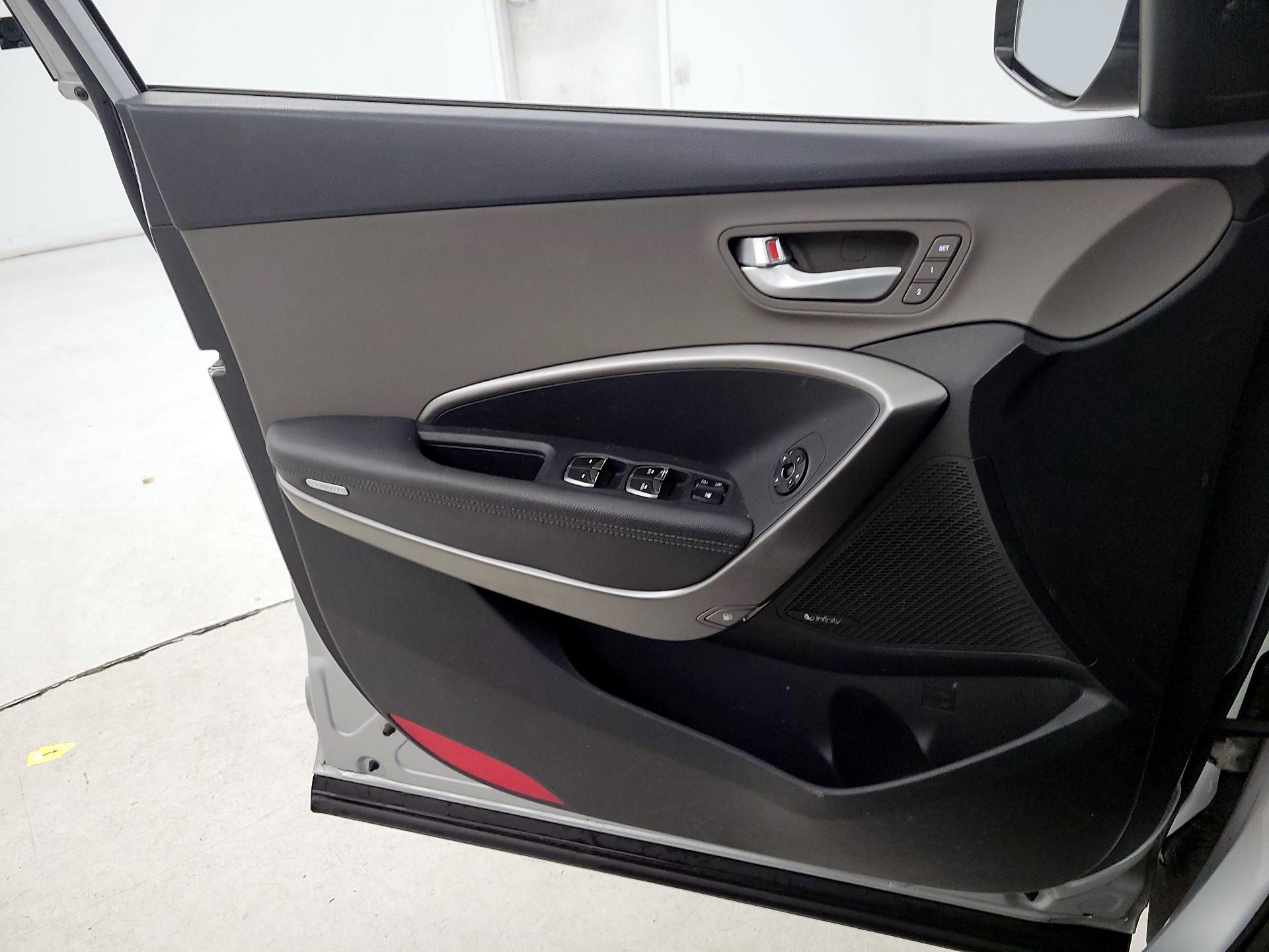 Thumbnail: 2017 Hyundai Santa Fe - 12