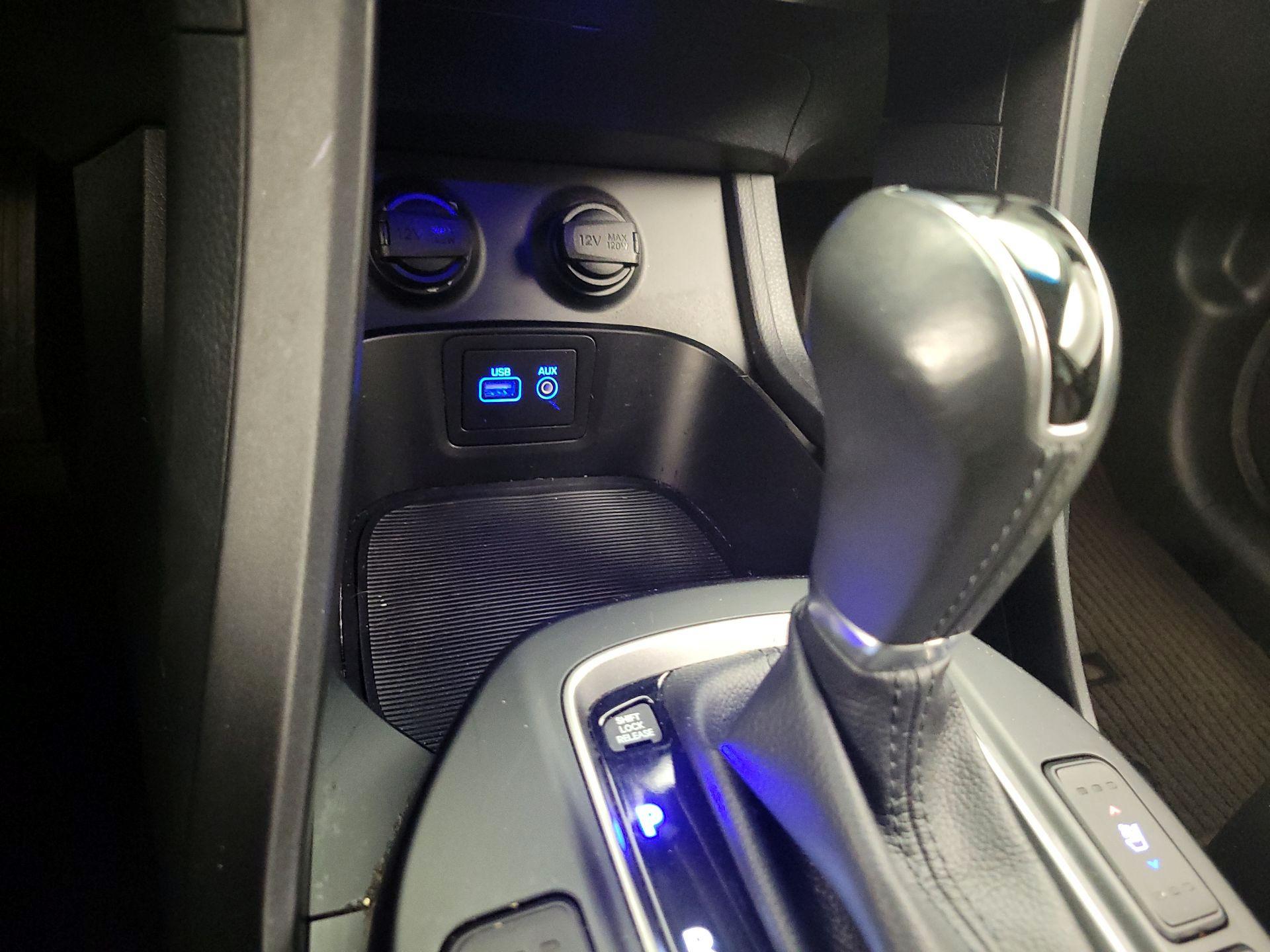 Thumbnail: 2017 Hyundai Santa Fe - 18