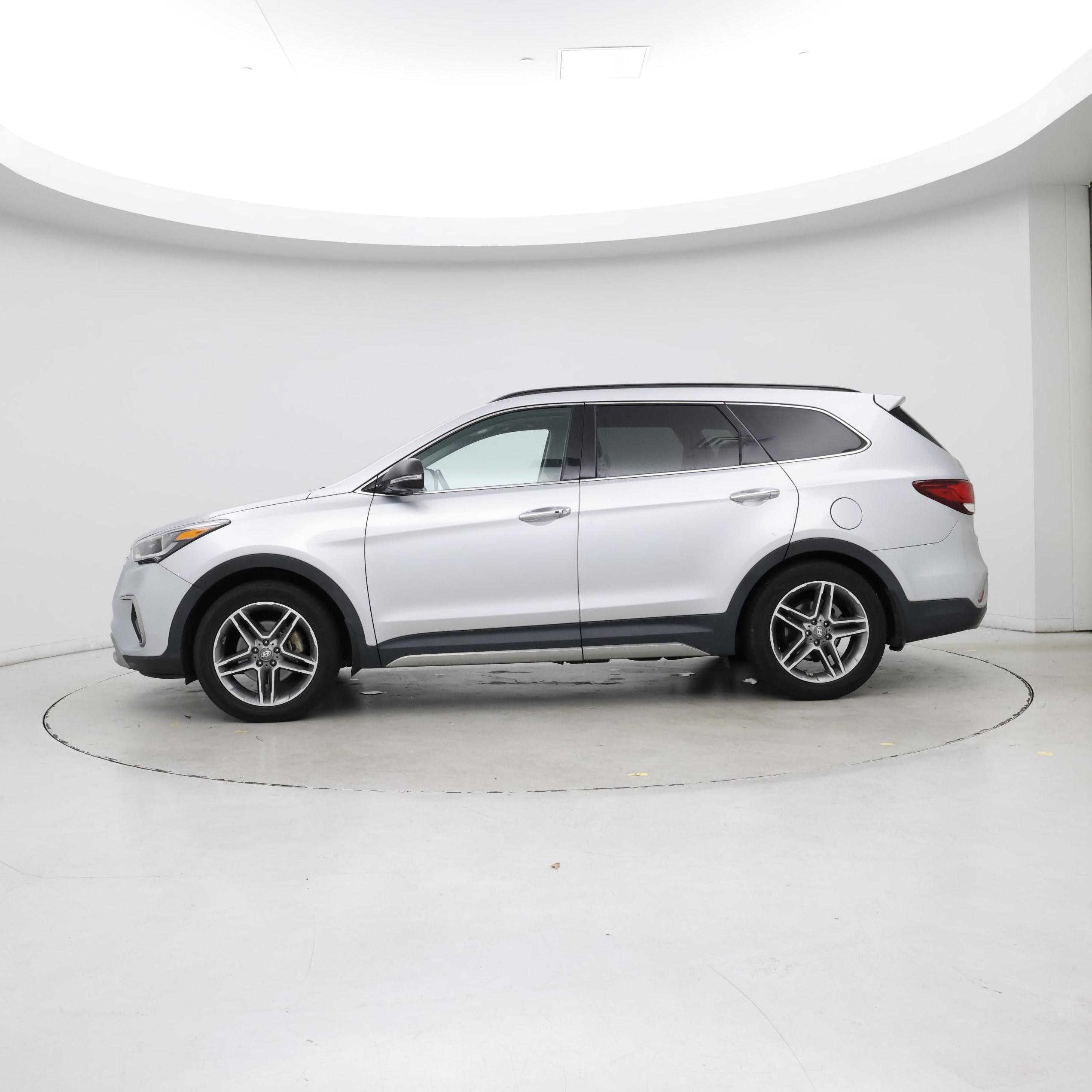 Thumbnail: 2017 Hyundai Santa Fe - 3