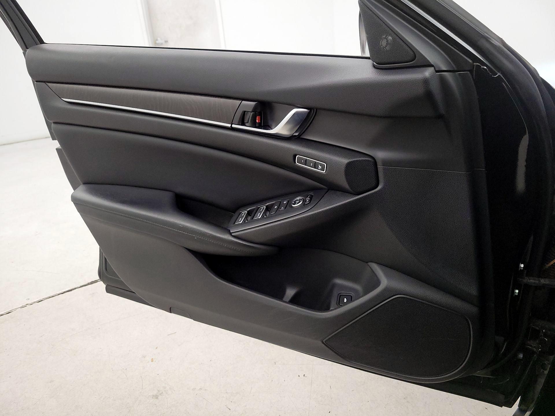 Thumbnail: 2018 Honda Accord - 12