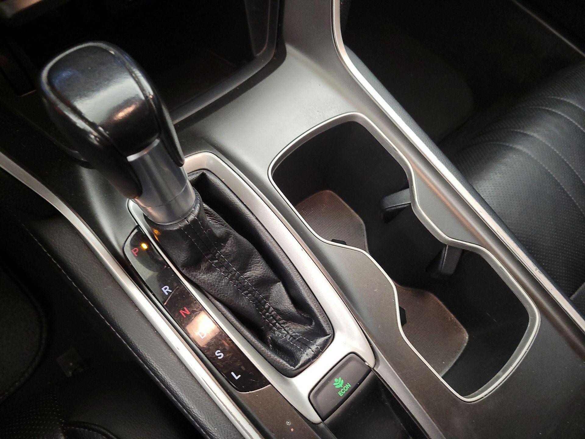 Thumbnail: 2018 Honda Accord - 17