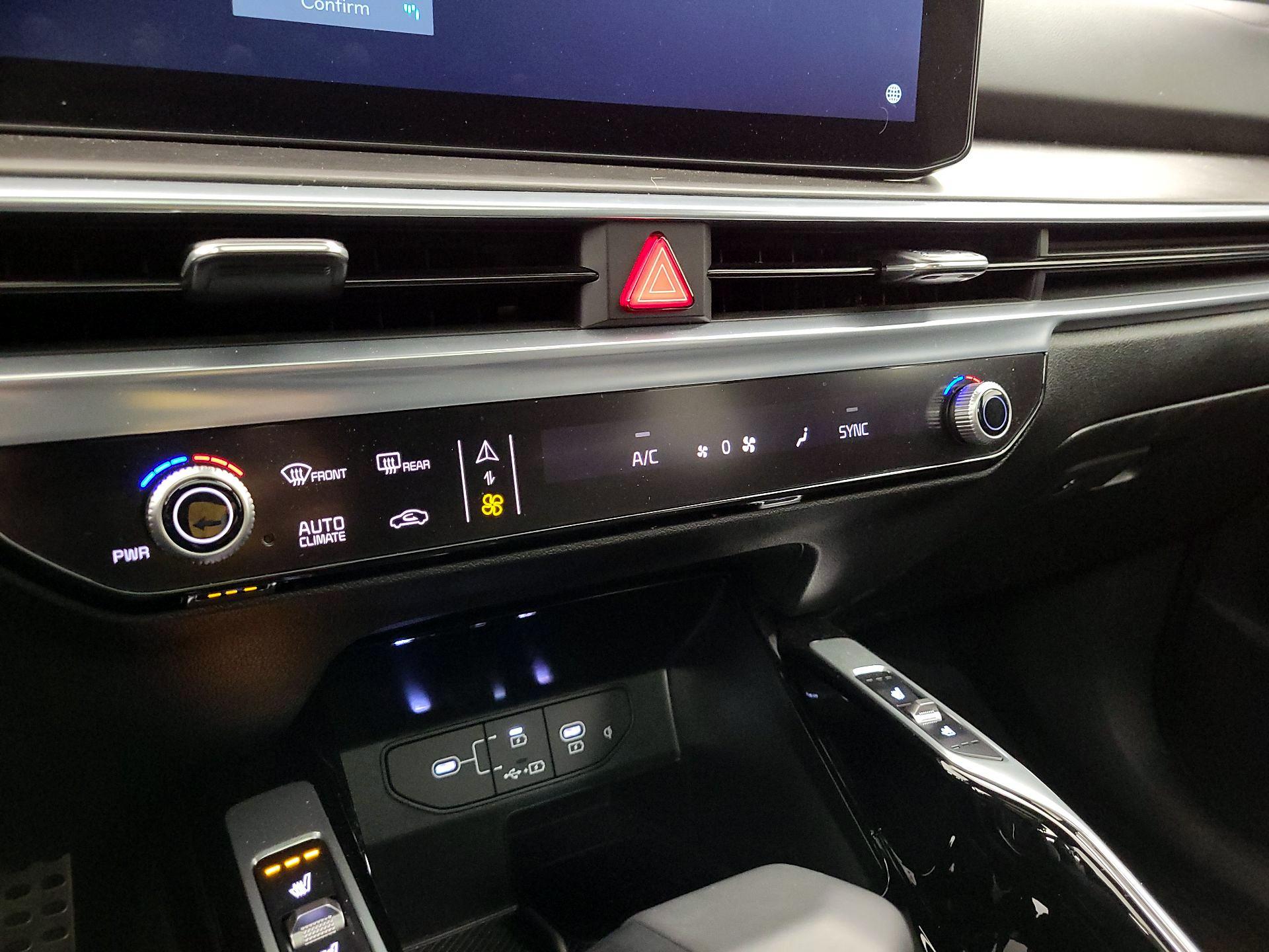 Thumbnail: 2025 Kia Sorento - 16