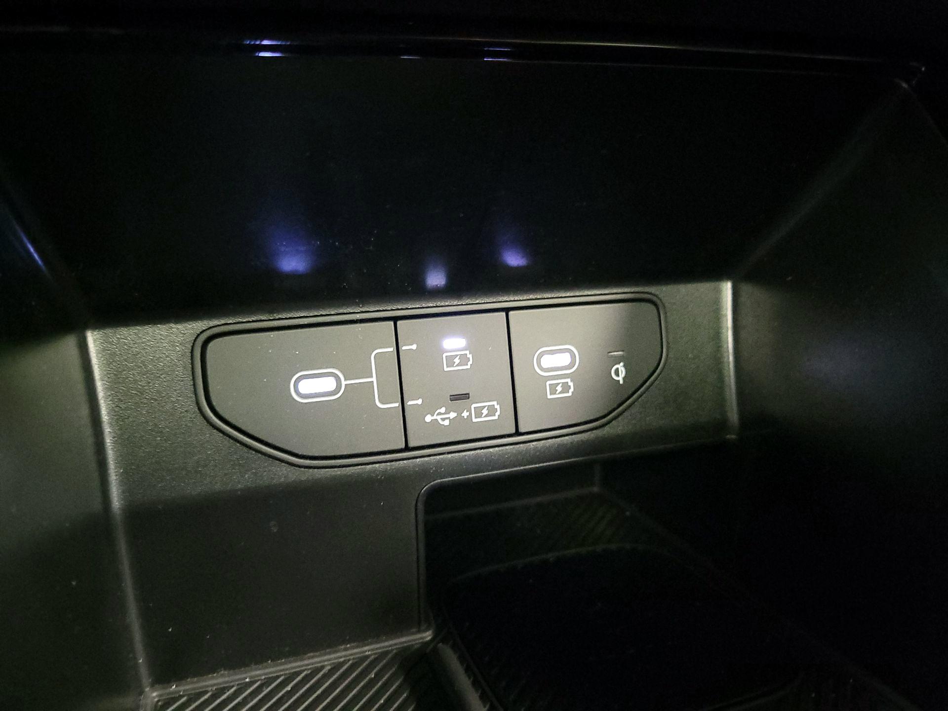 Thumbnail: 2025 Kia Sorento - 18