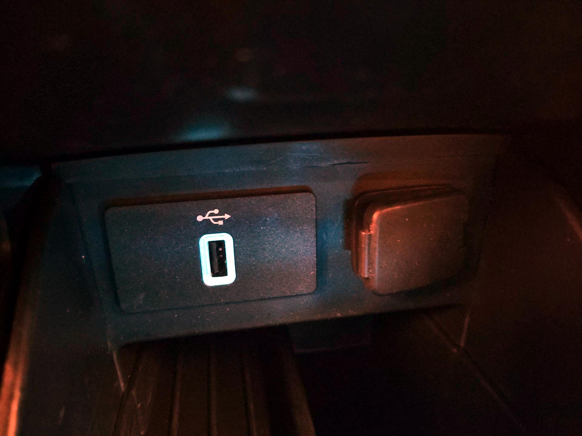 Thumbnail: 2018 Ford Explorer - 18