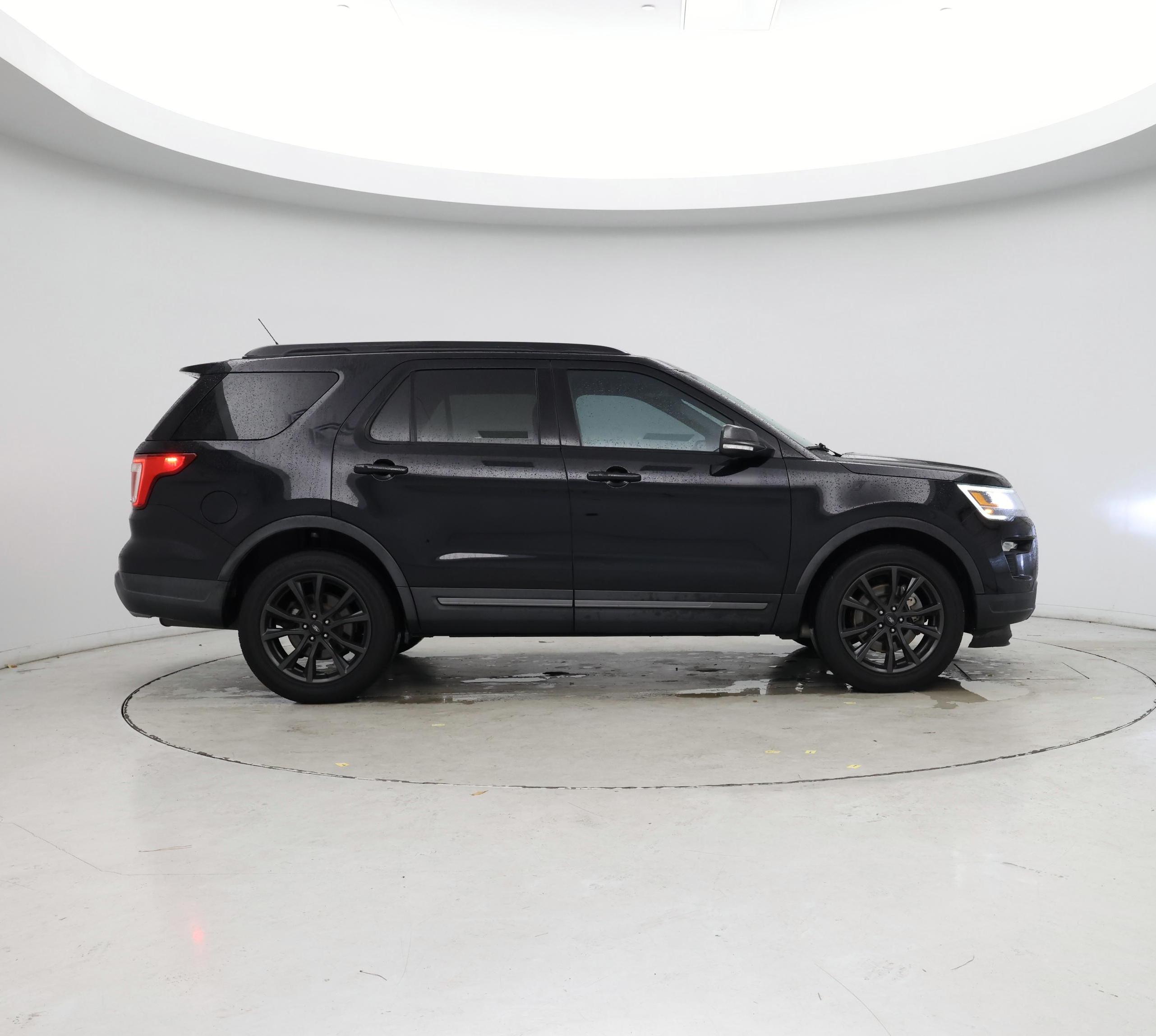 Thumbnail: 2018 Ford Explorer - 7