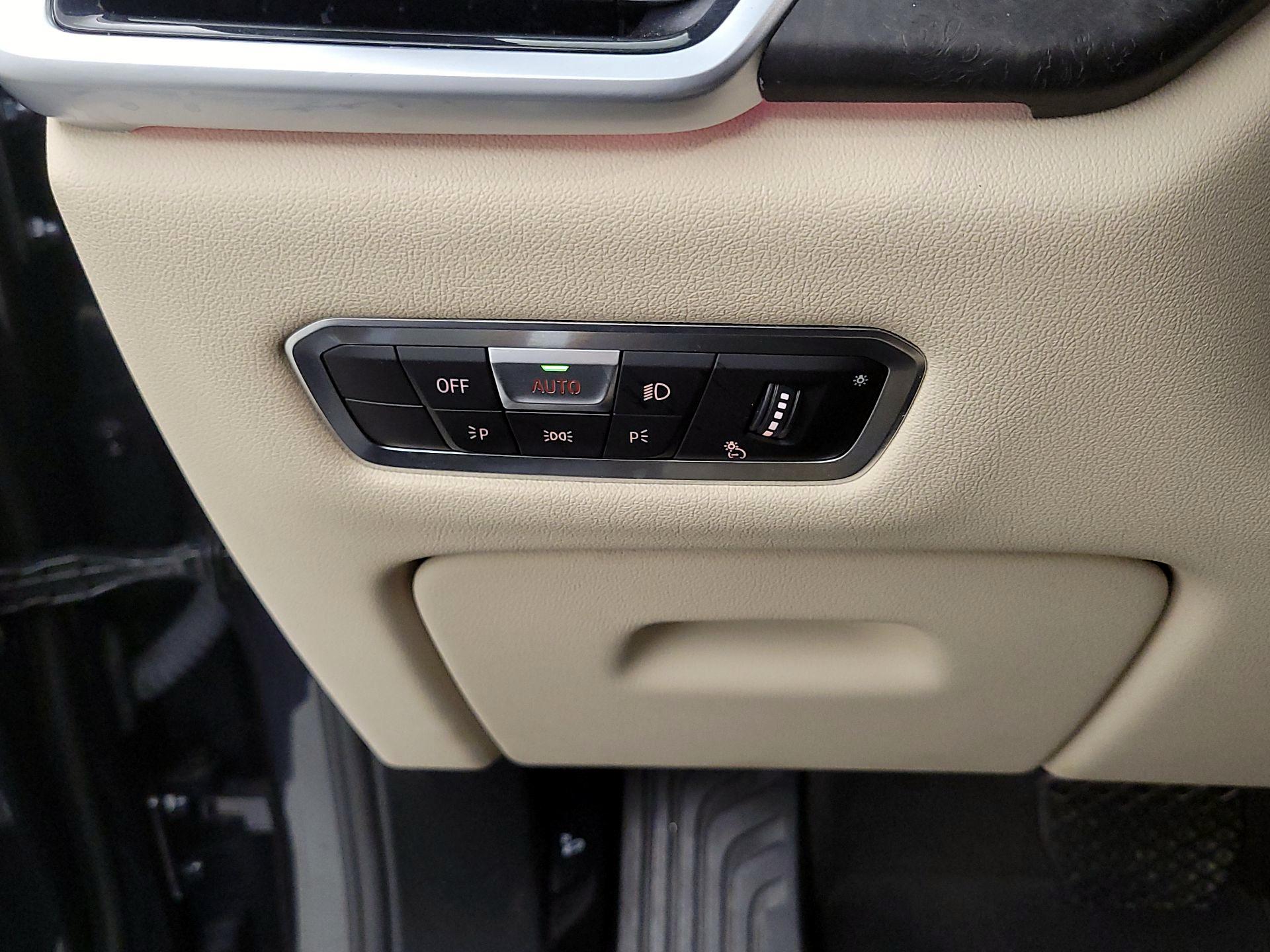 Thumbnail: 2022 BMW X5 - 13