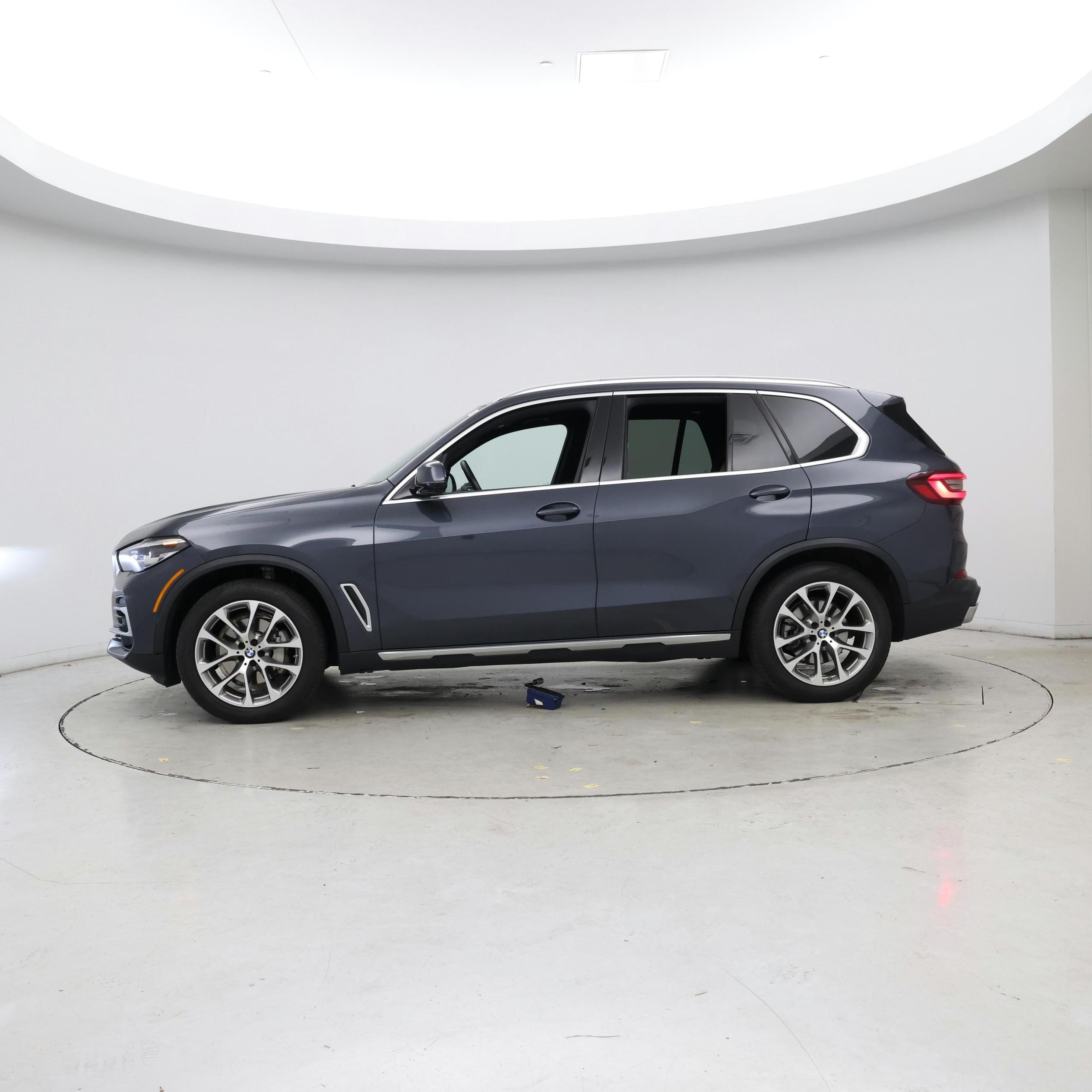 Thumbnail: 2022 BMW X5 - 3