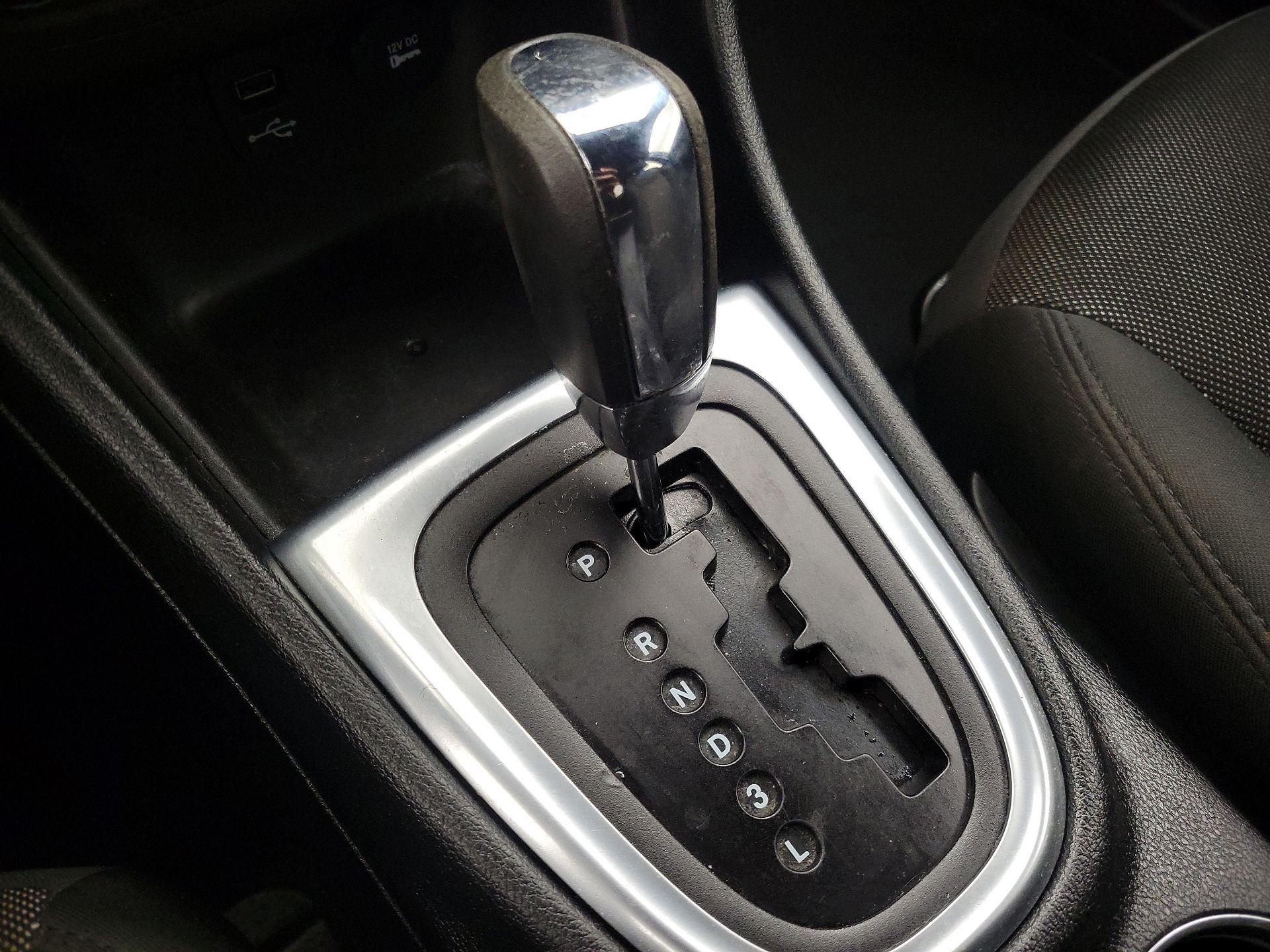 Thumbnail: 2014 Dodge Avenger - 15