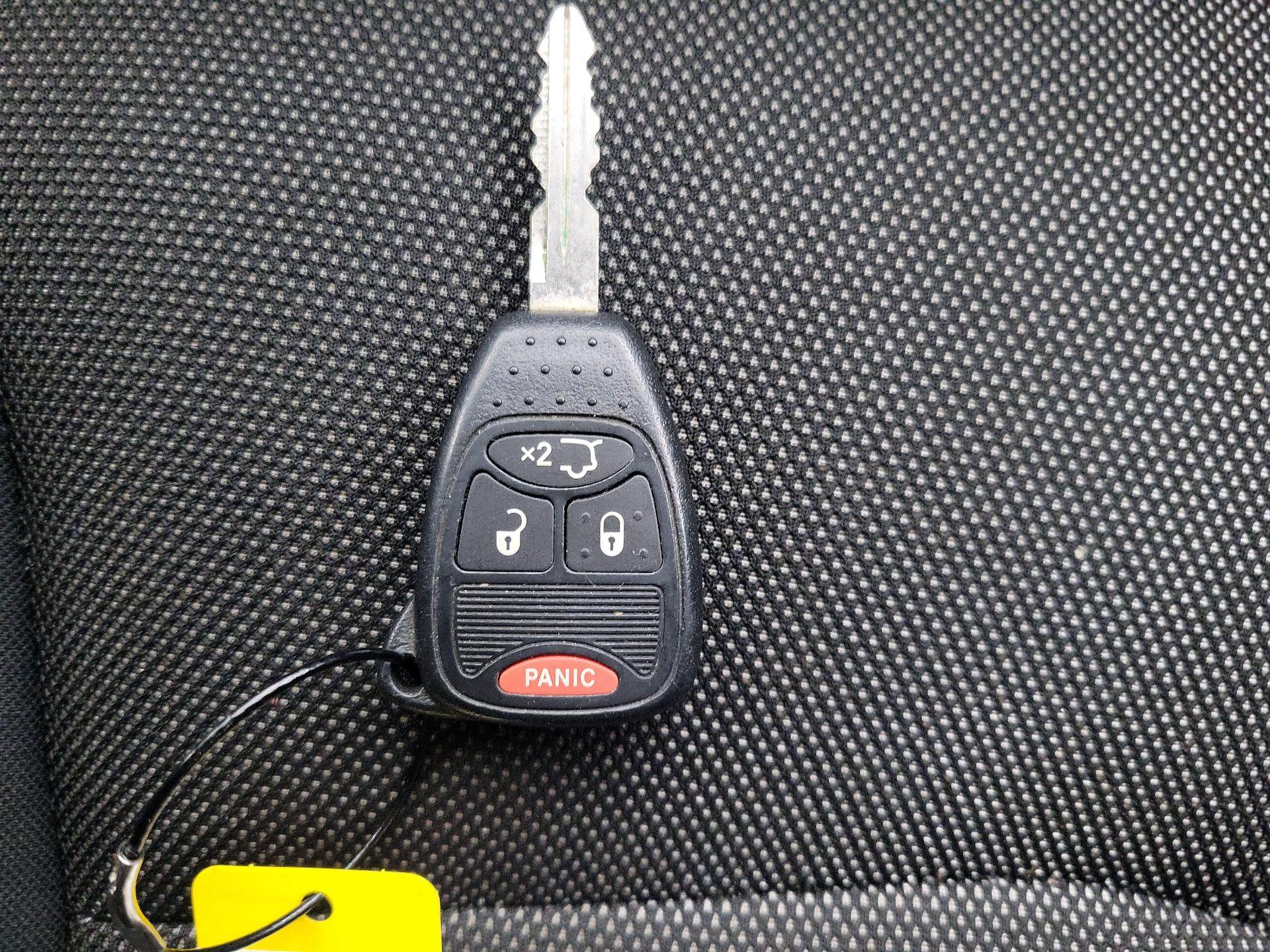 Thumbnail: 2014 Dodge Avenger - 20