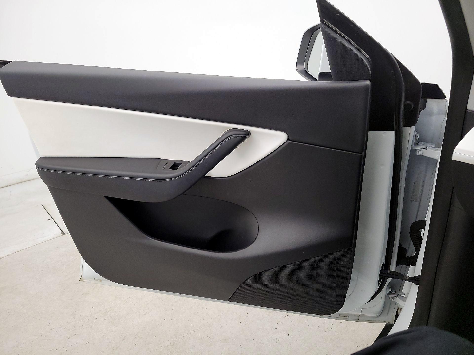 Thumbnail: 2021 Tesla Model Y - 12