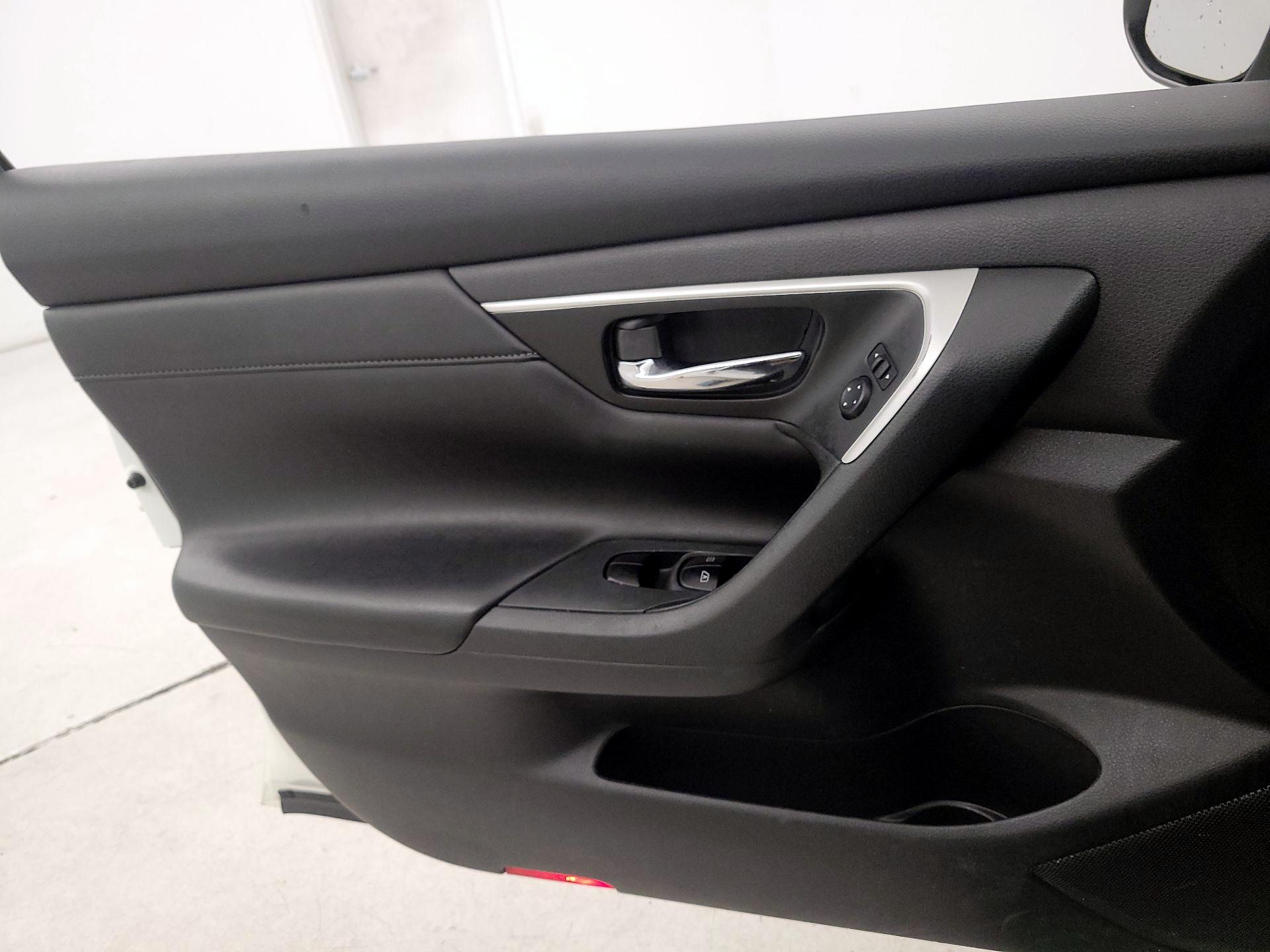 Thumbnail: 2018 Nissan Altima - 12