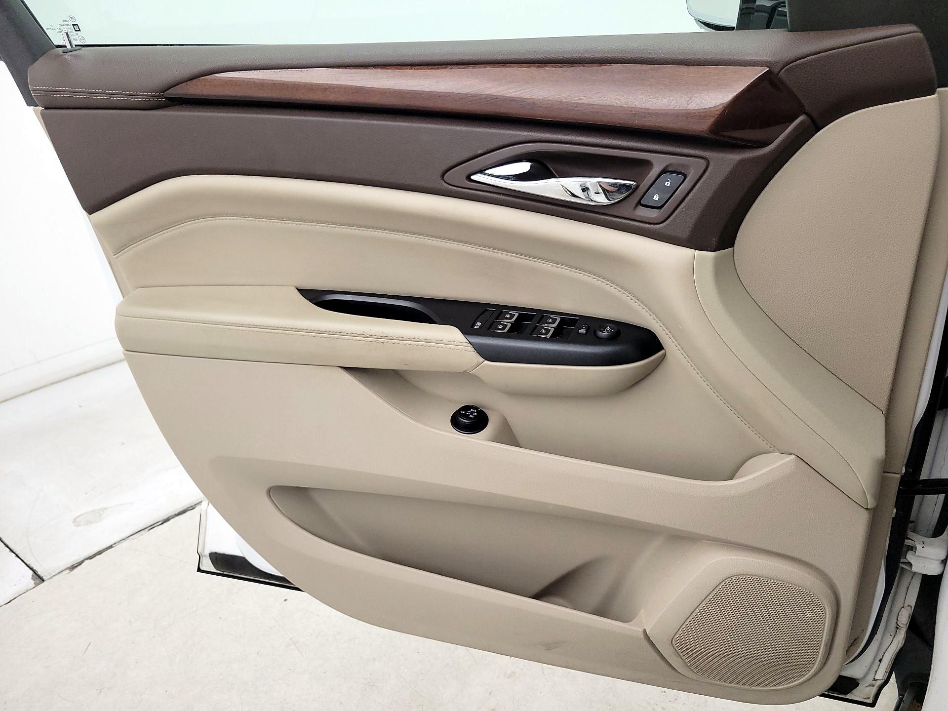 Thumbnail: 2015 Cadillac SRX - 12