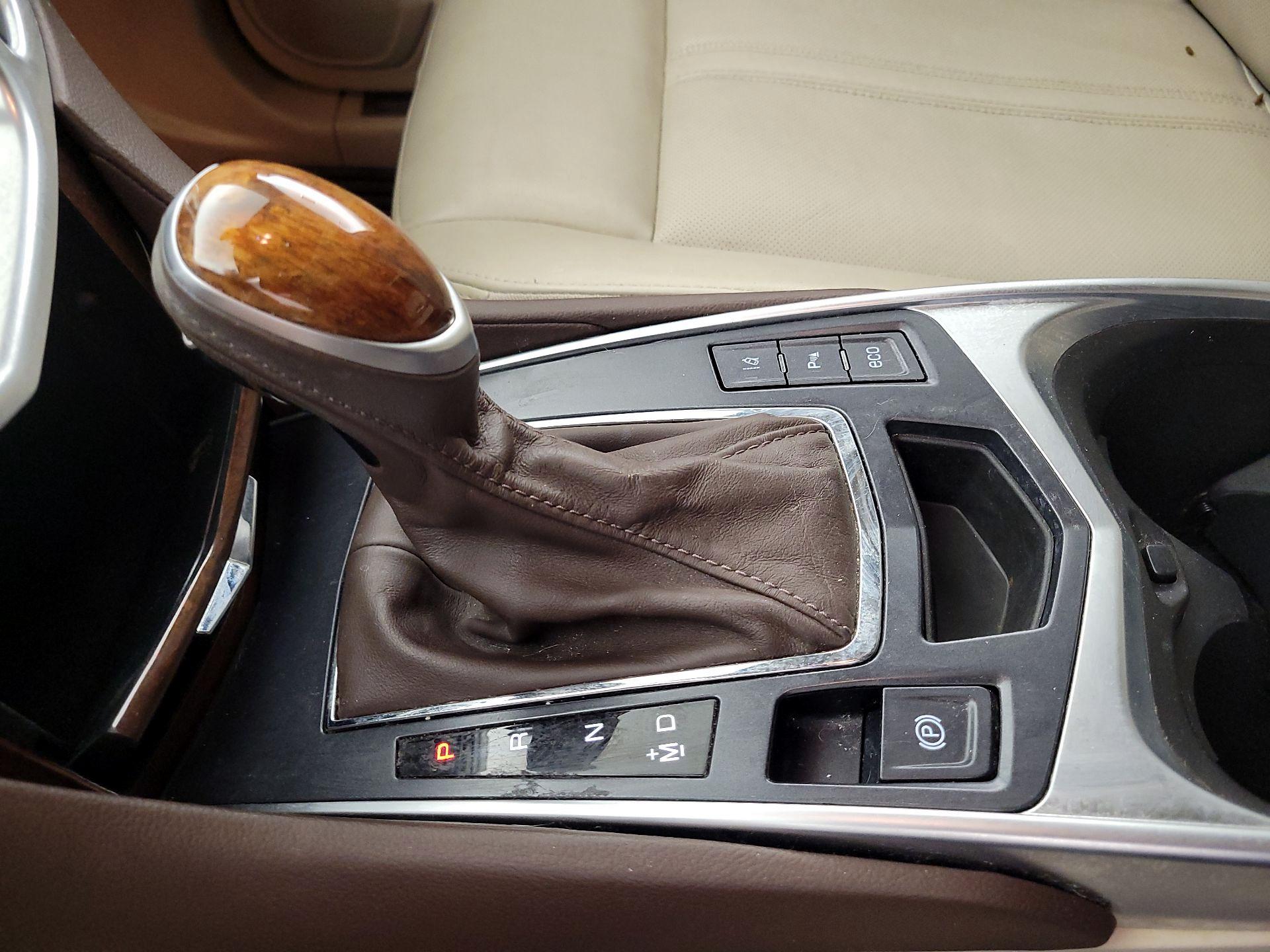 Thumbnail: 2015 Cadillac SRX - 17