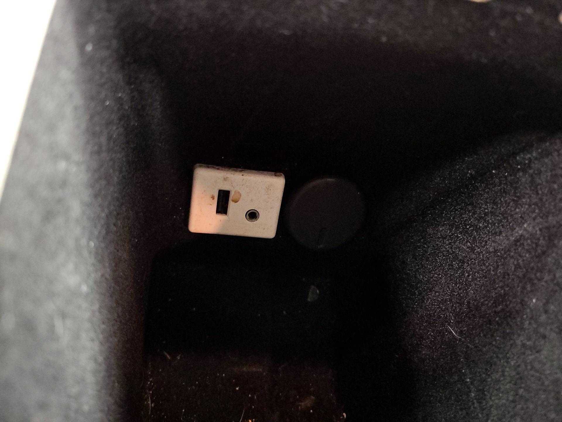 Thumbnail: 2015 Cadillac SRX - 18