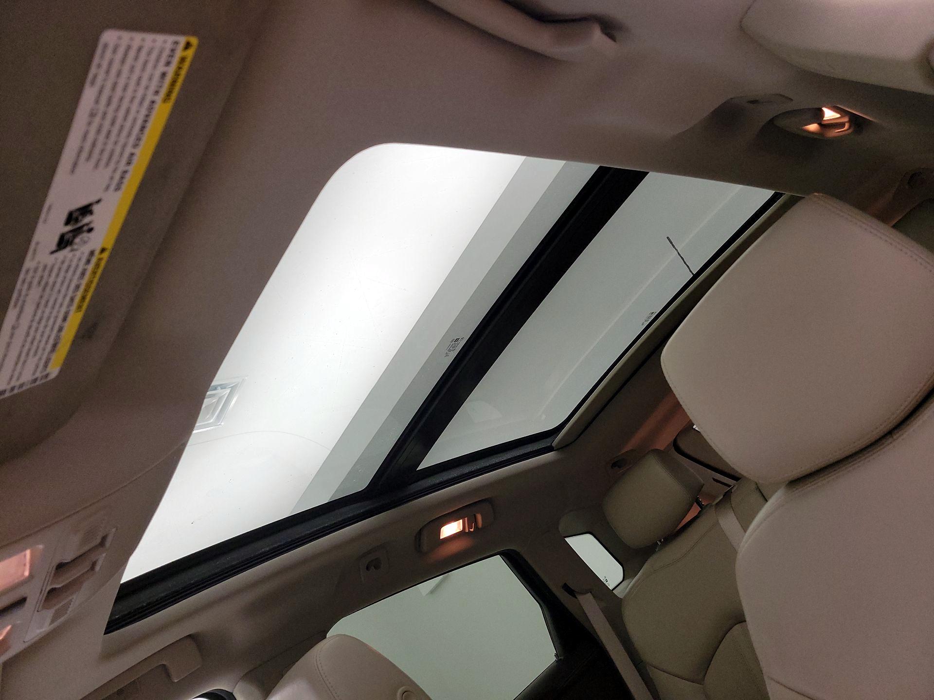 Thumbnail: 2015 Cadillac SRX - 19