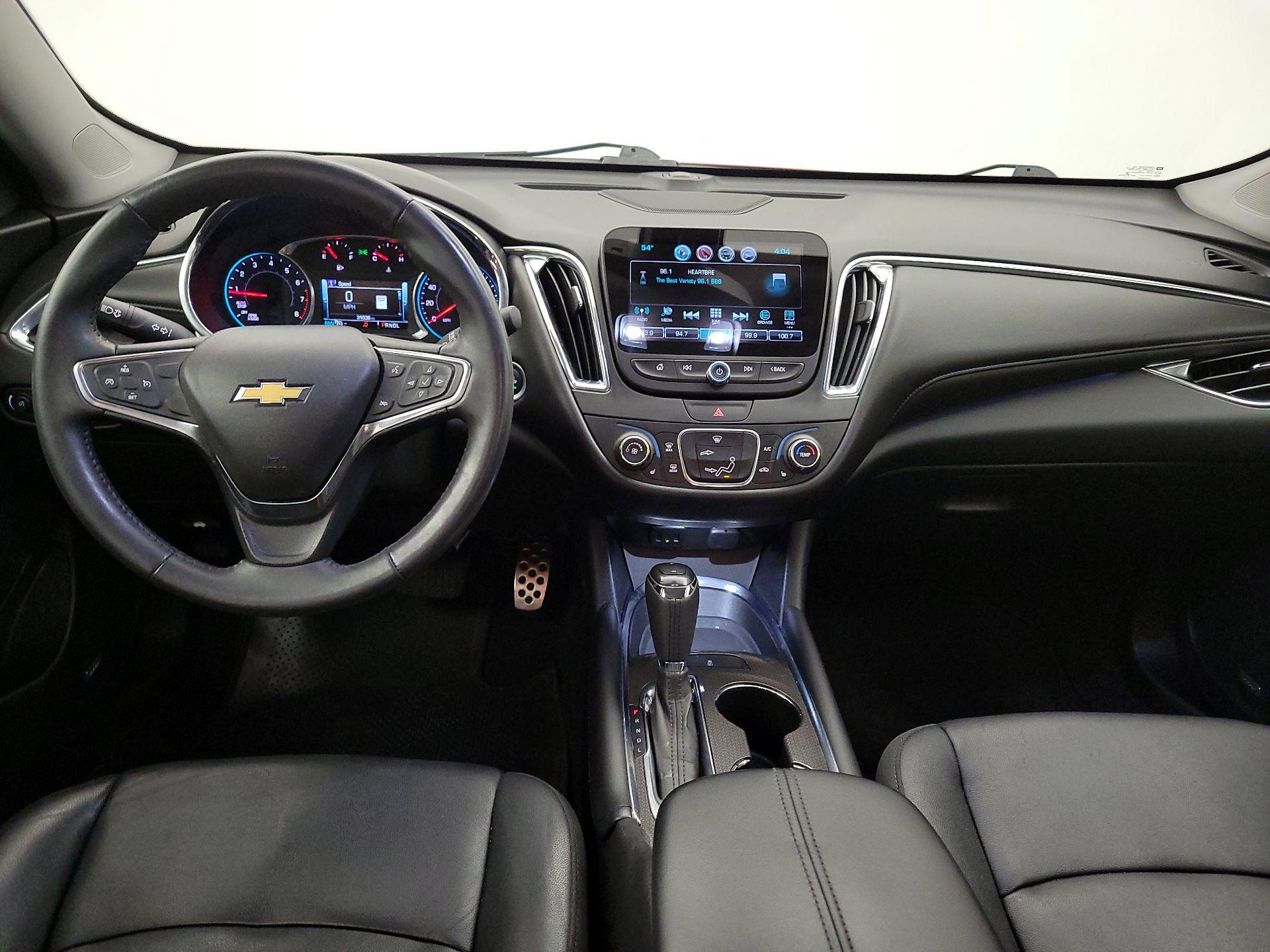 Thumbnail: 2017 Chevrolet Malibu - 9