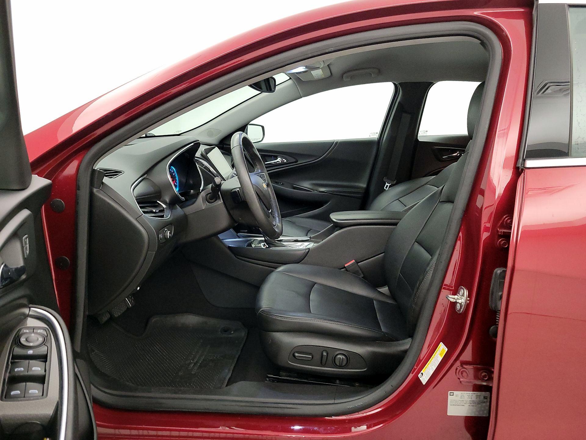 Thumbnail: 2017 Chevrolet Malibu - 11