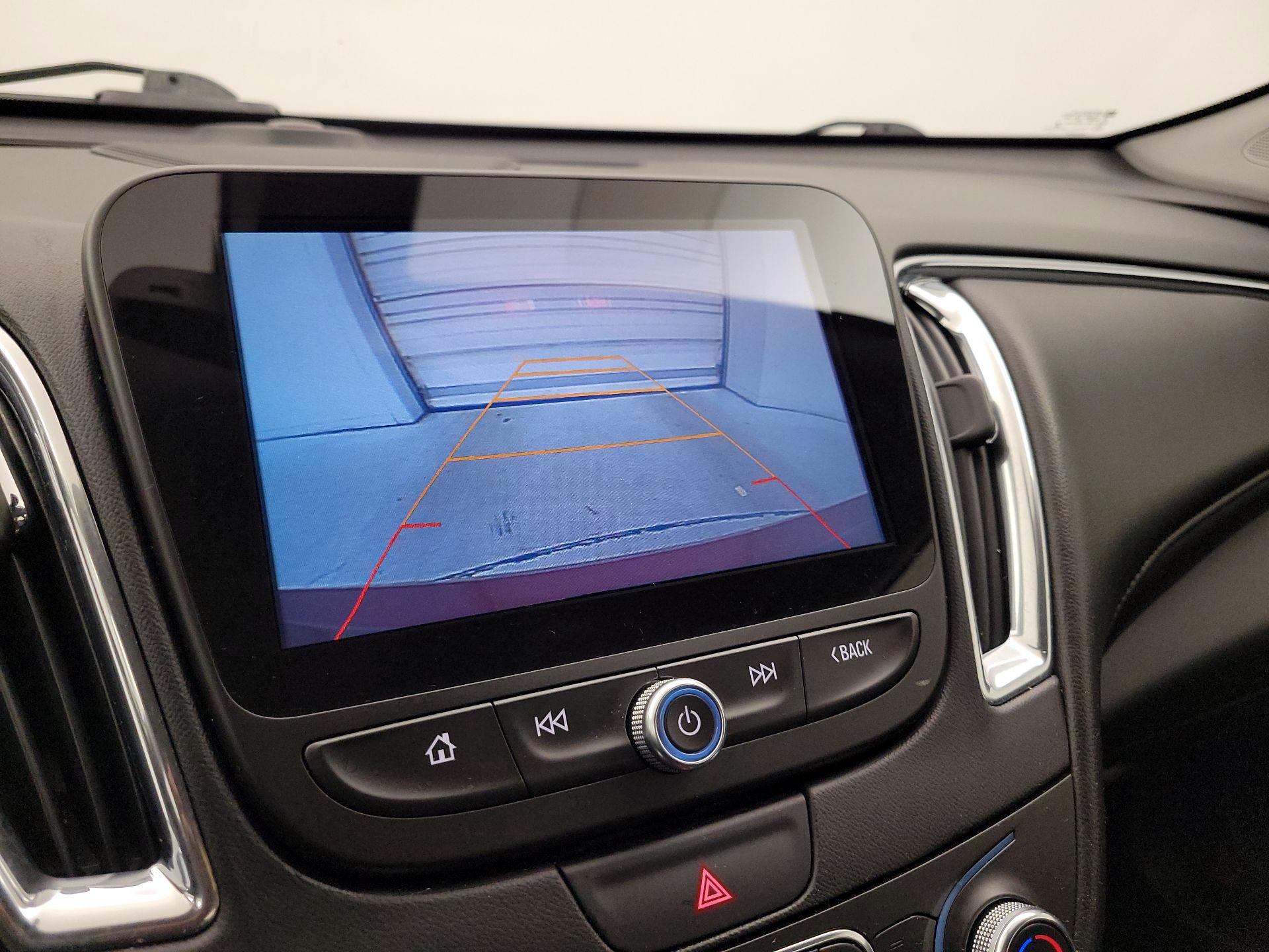 Thumbnail: 2017 Chevrolet Malibu - 14