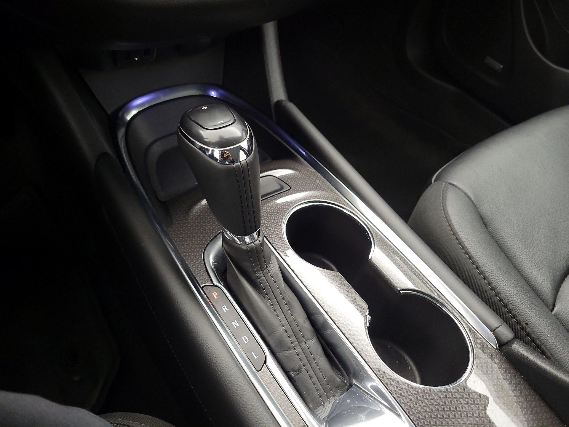 Thumbnail: 2017 Chevrolet Malibu - 17