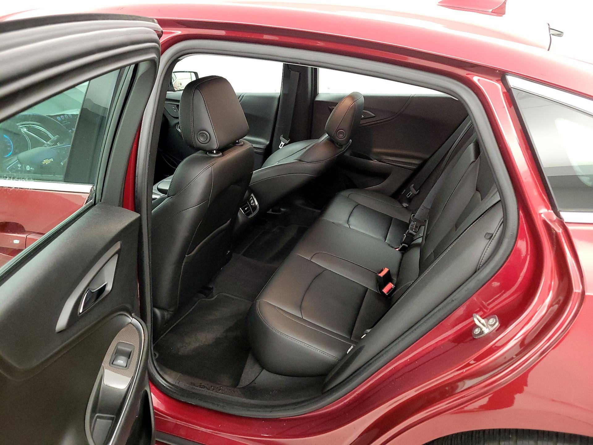 Thumbnail: 2017 Chevrolet Malibu - 19