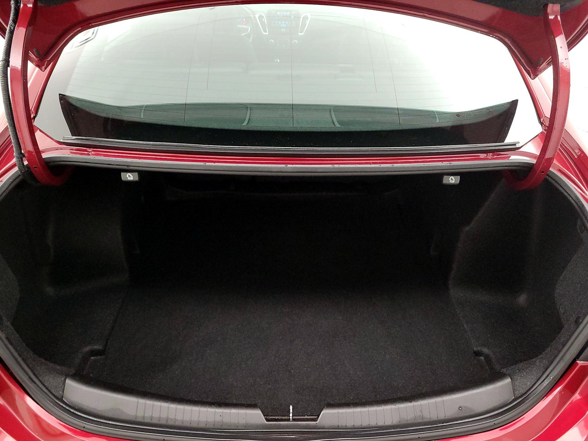 Thumbnail: 2017 Chevrolet Malibu - 20