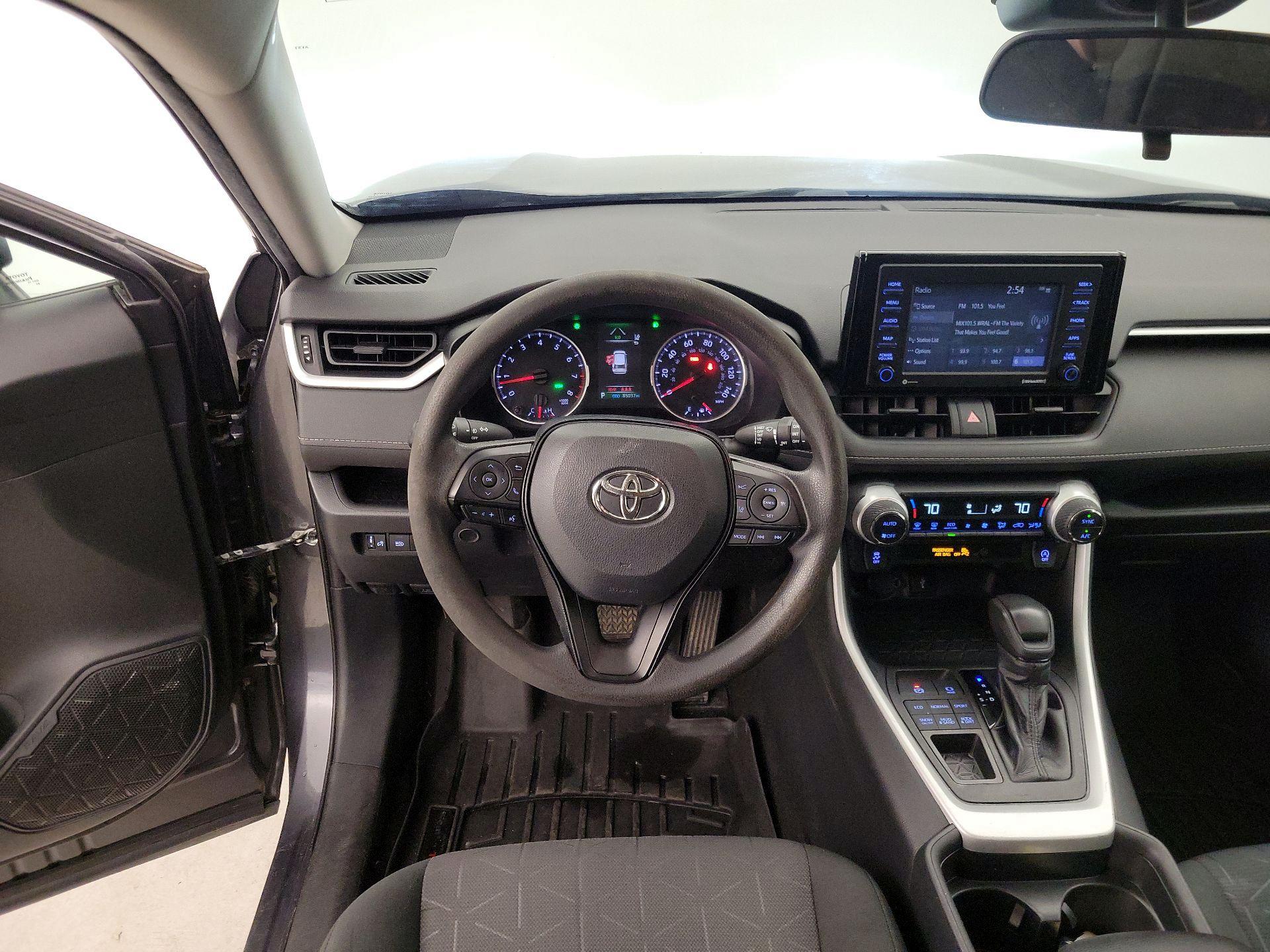 Thumbnail: 2020 Toyota RAV4 - 10