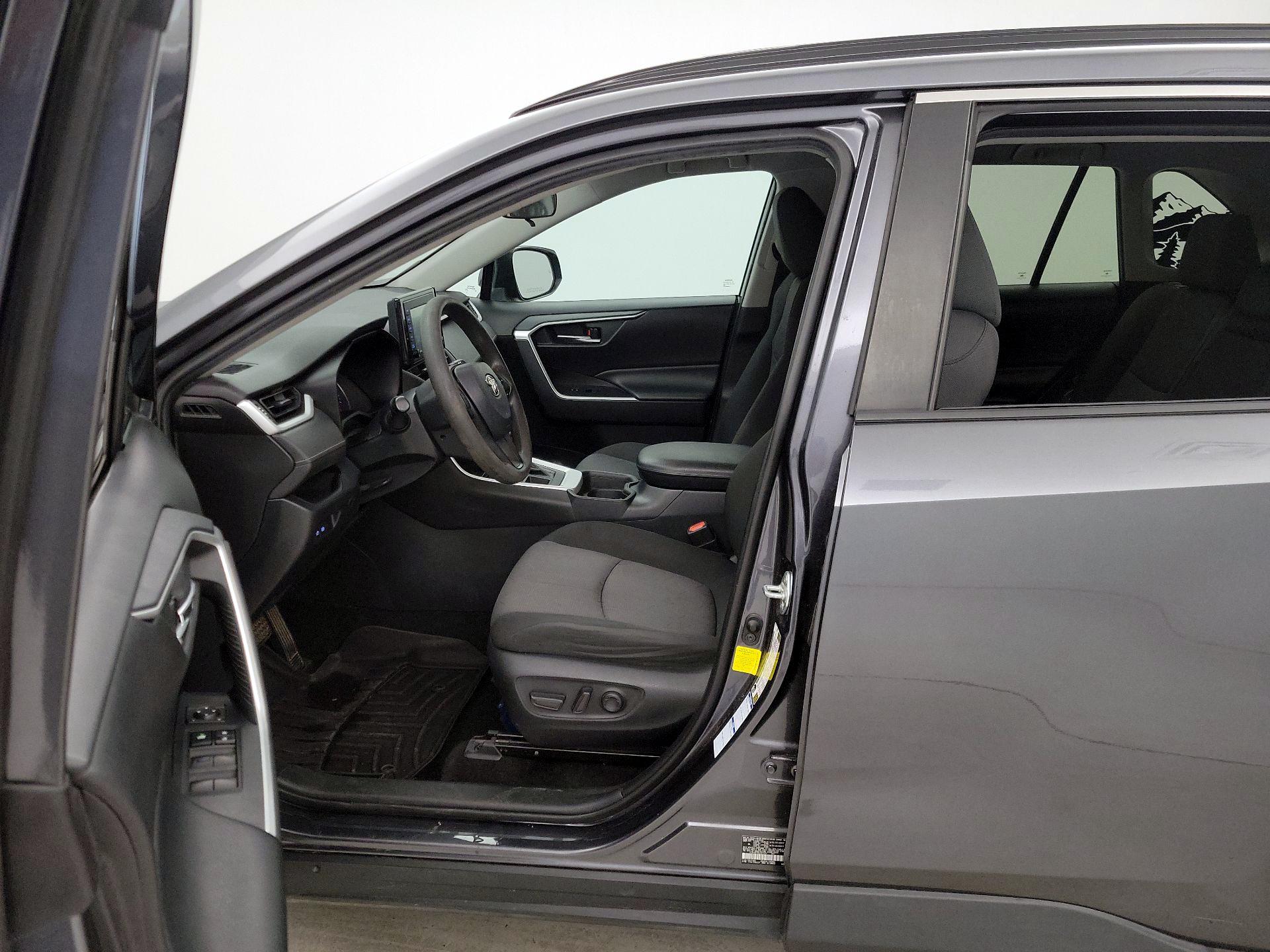 Thumbnail: 2020 Toyota RAV4 - 11