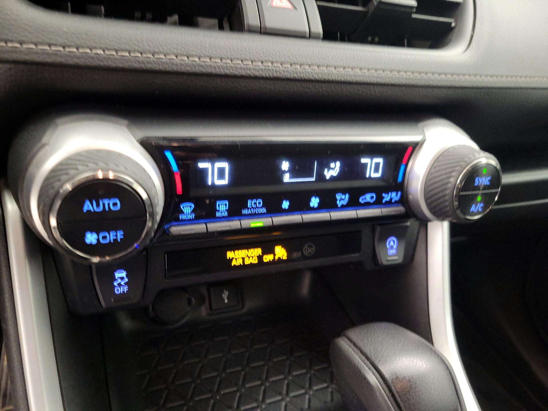 Thumbnail: 2020 Toyota RAV4 - 16