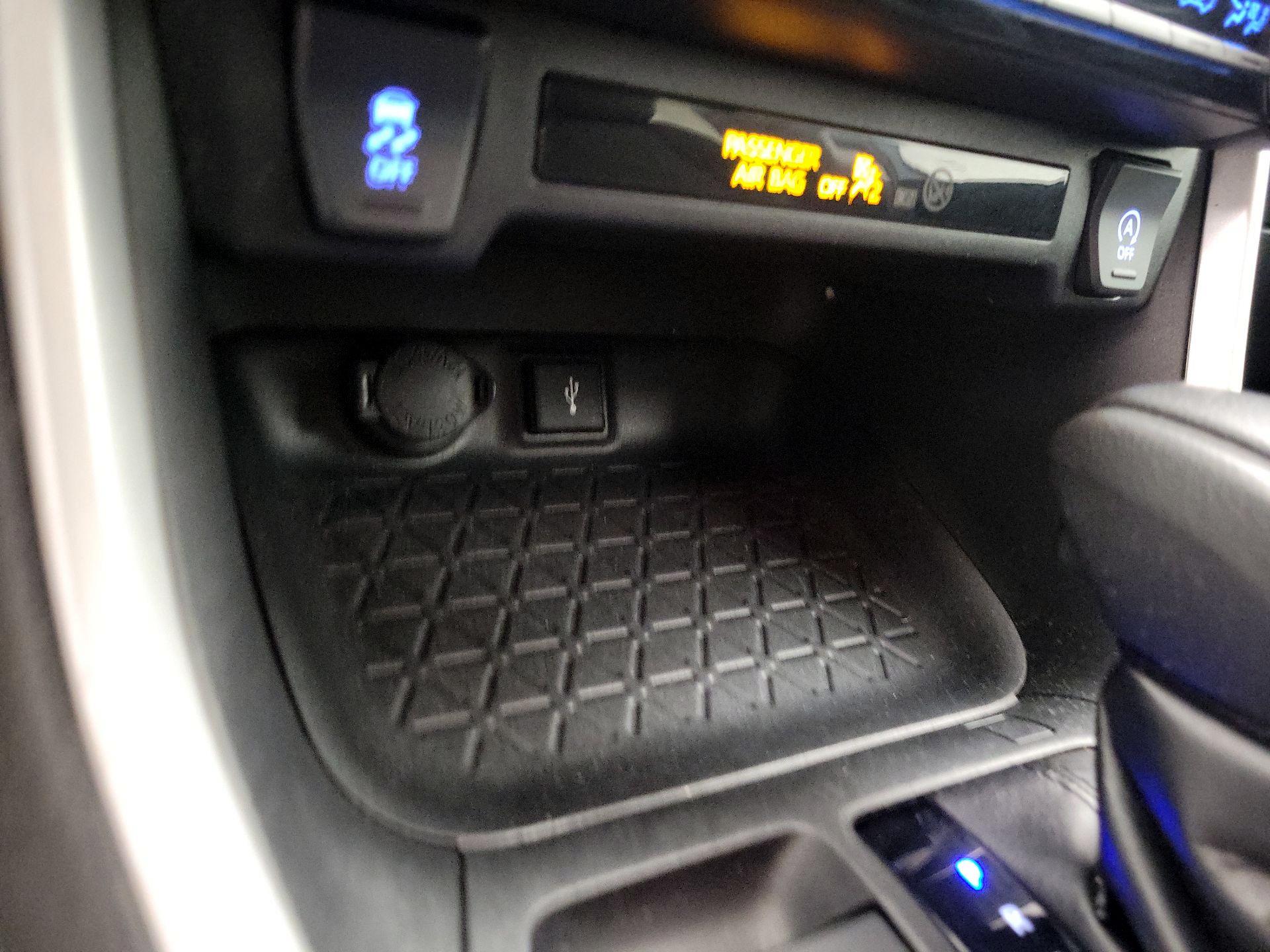 Thumbnail: 2020 Toyota RAV4 - 18