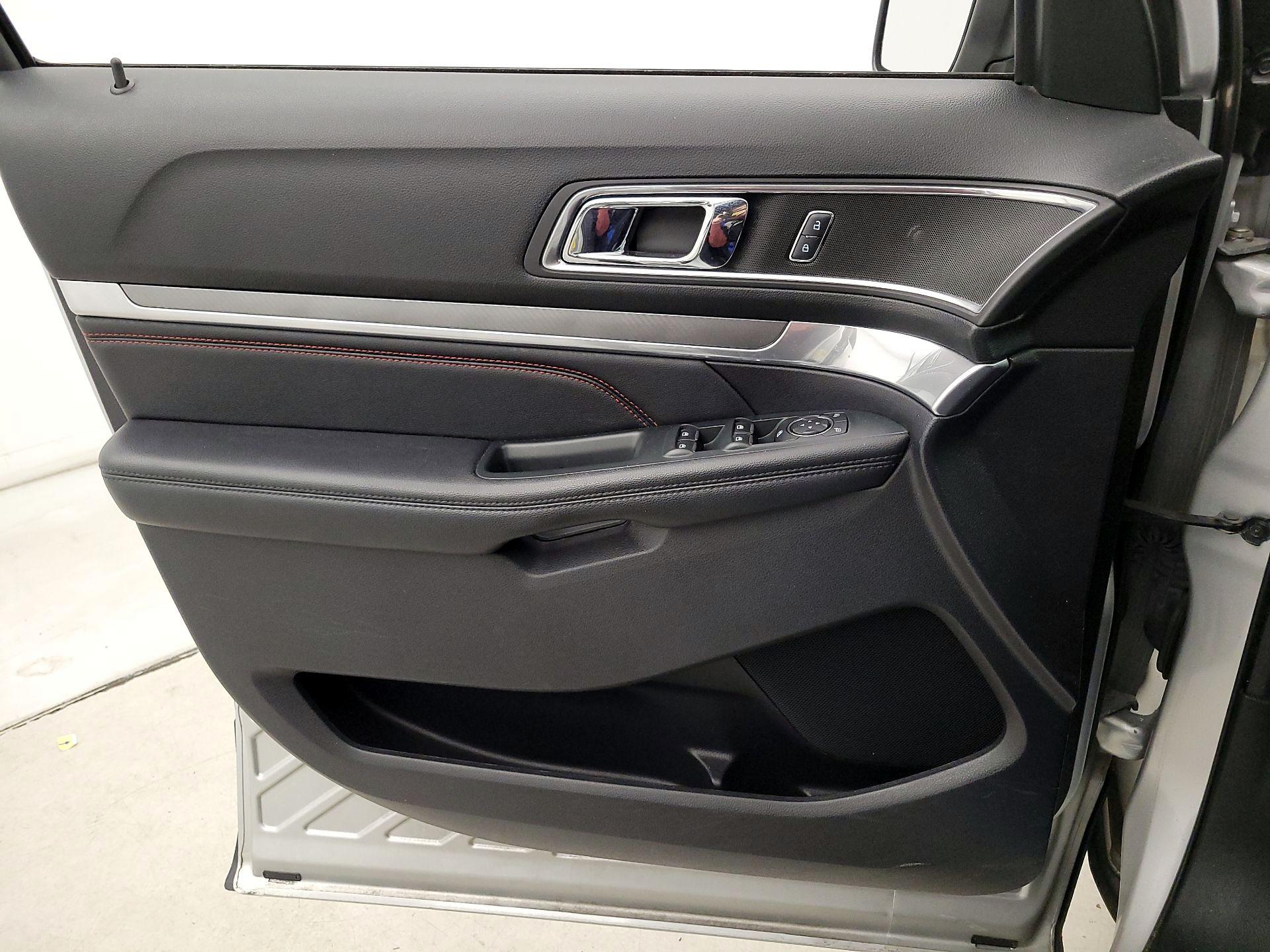 Thumbnail: 2019 Ford Explorer - 12