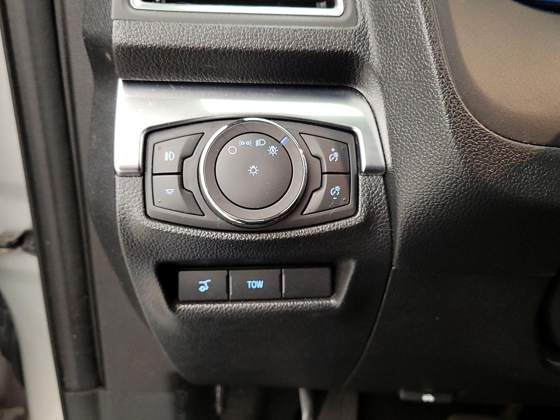 Thumbnail: 2019 Ford Explorer - 13