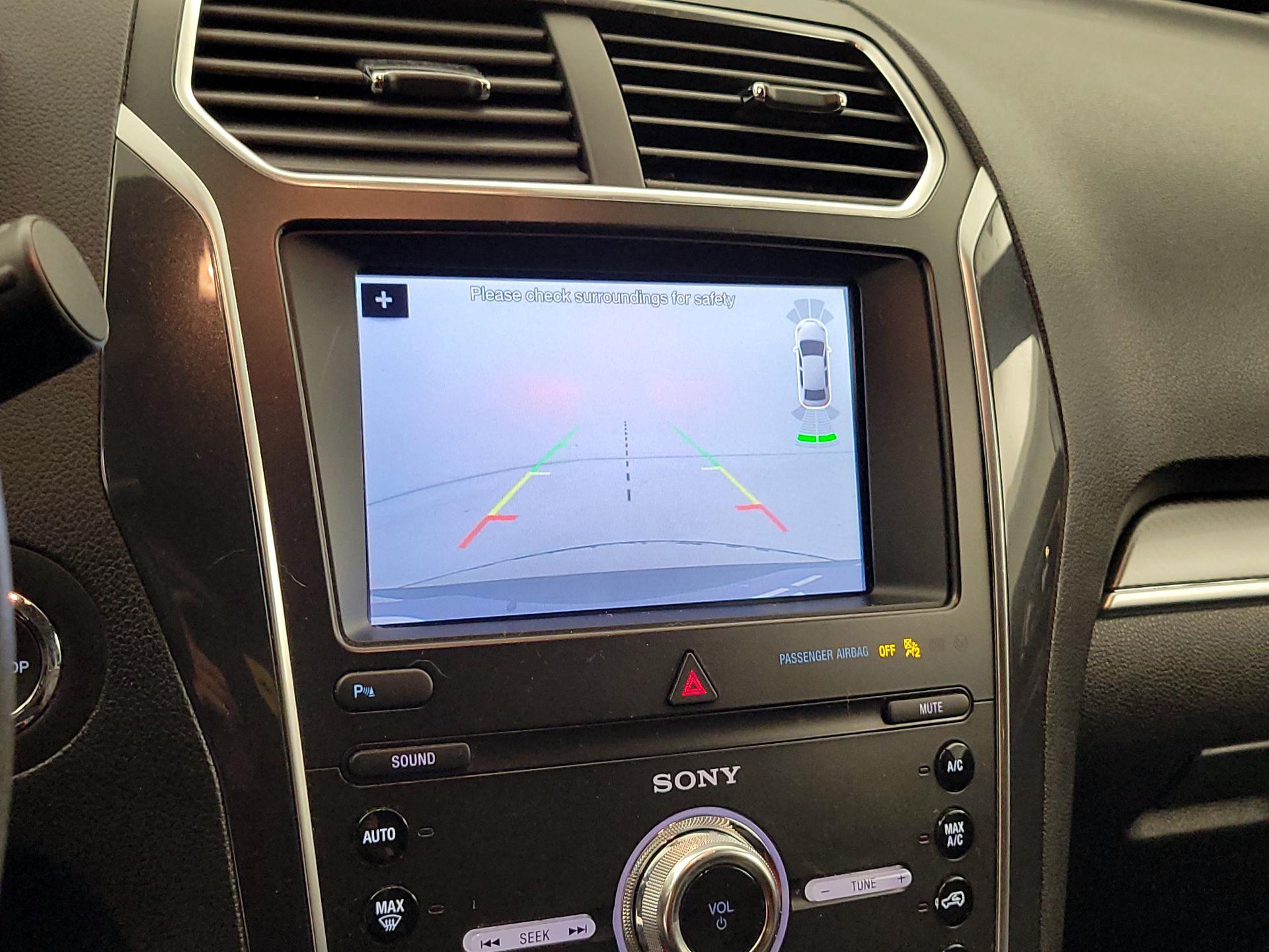 Thumbnail: 2019 Ford Explorer - 14