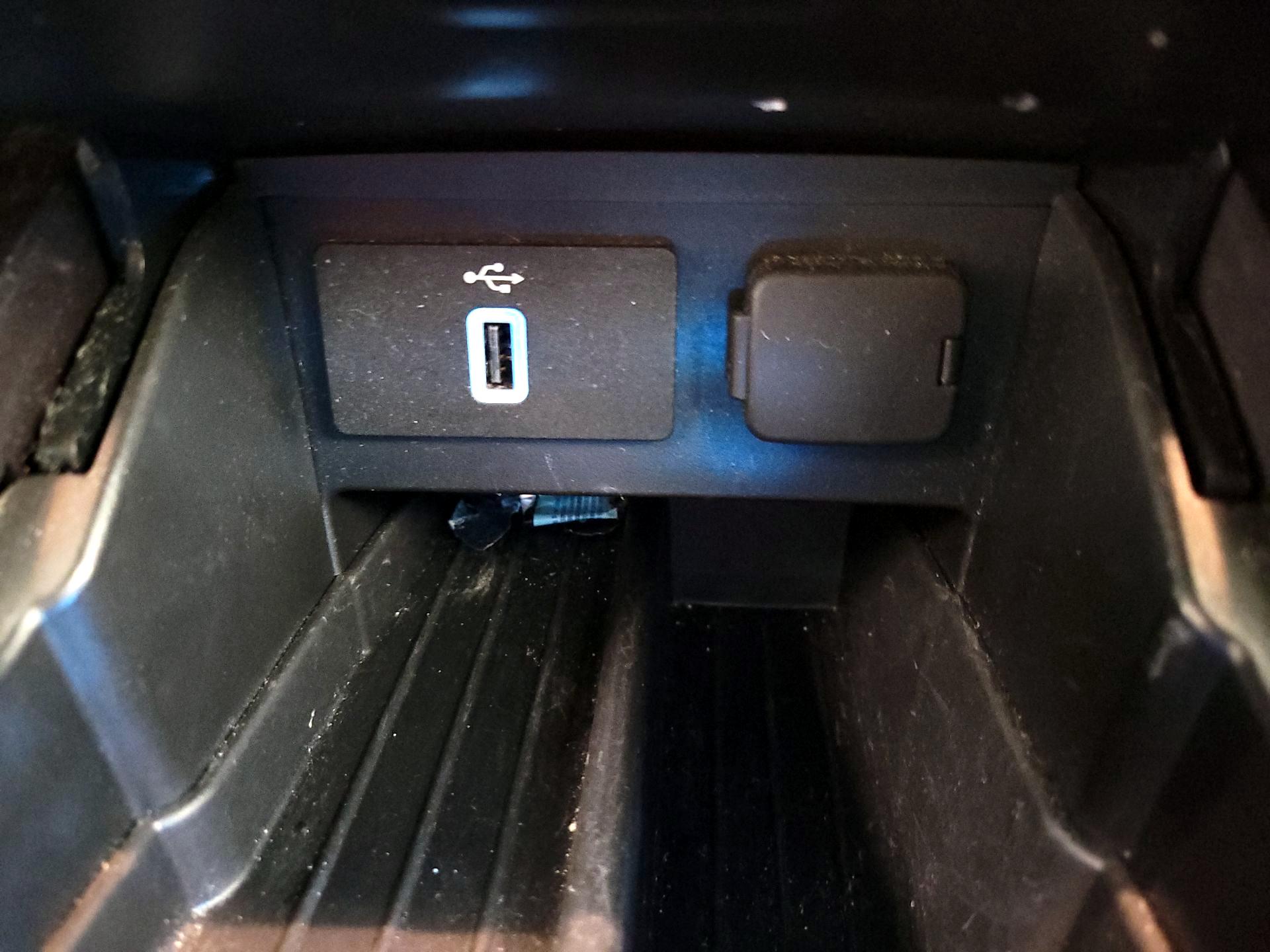 Thumbnail: 2019 Ford Explorer - 18