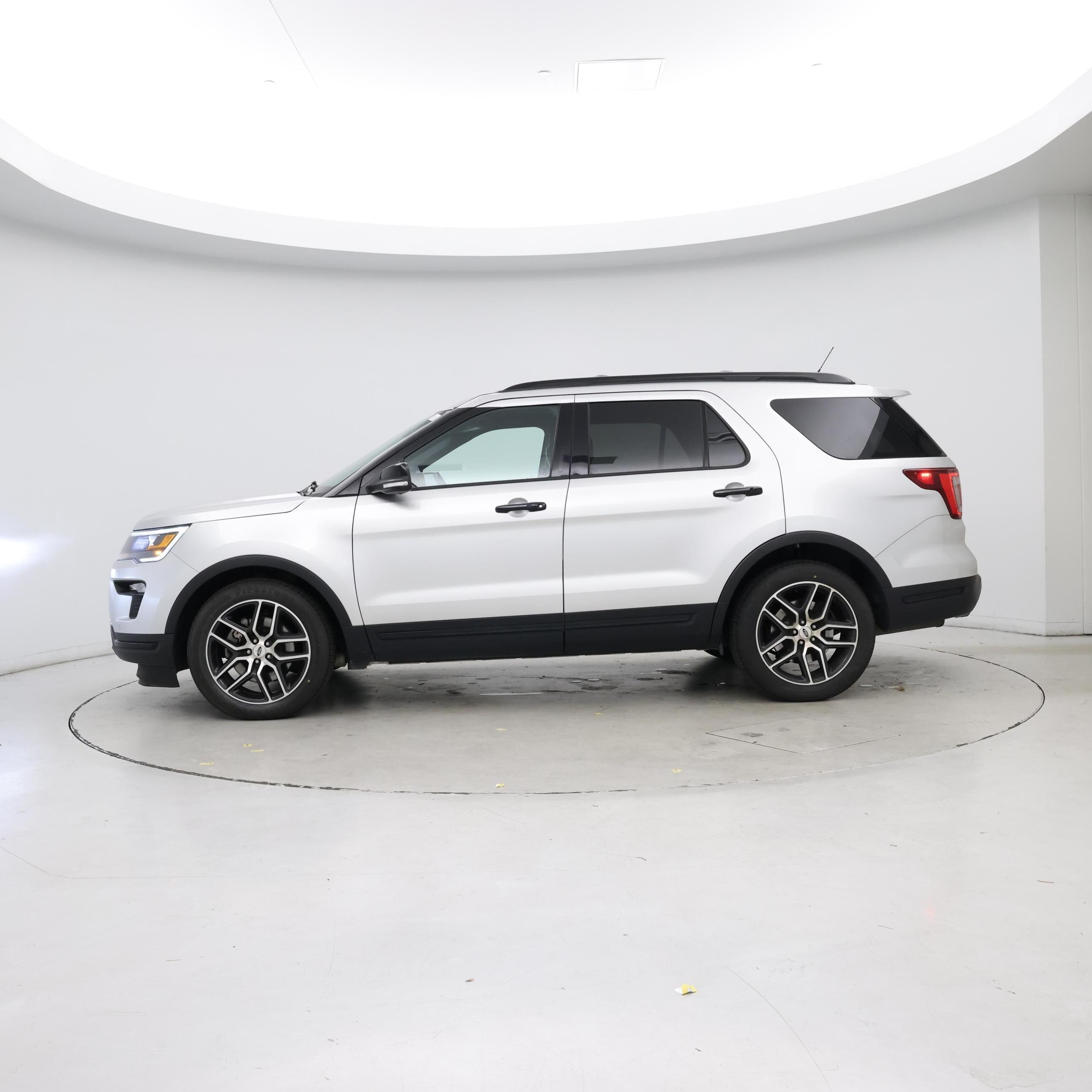 Thumbnail: 2019 Ford Explorer - 3