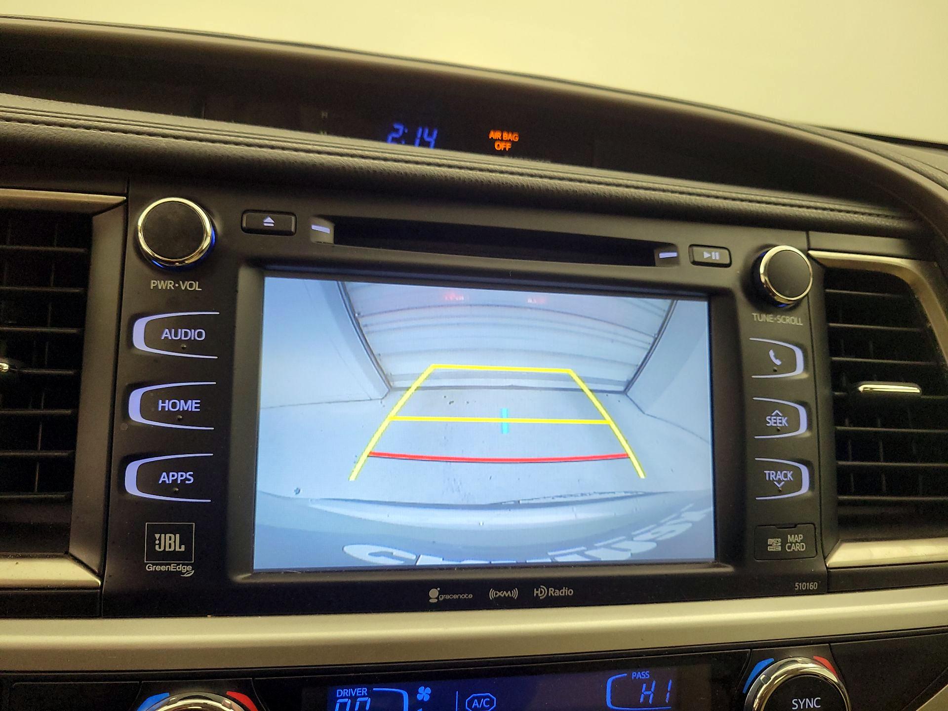 Thumbnail: 2016 Toyota Highlander - 14