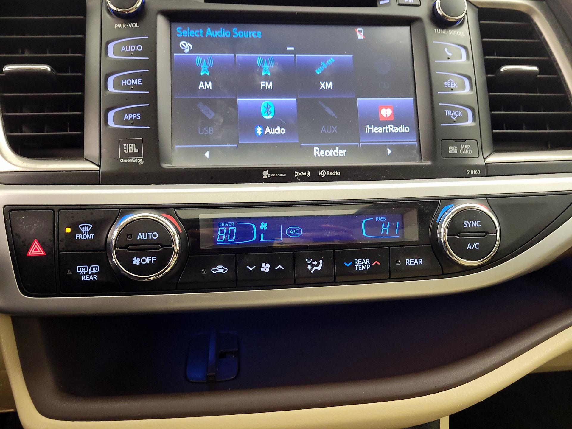 Thumbnail: 2016 Toyota Highlander - 16