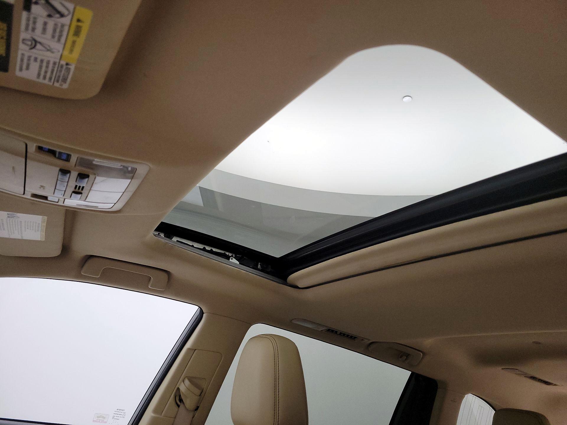 Thumbnail: 2016 Toyota Highlander - 19