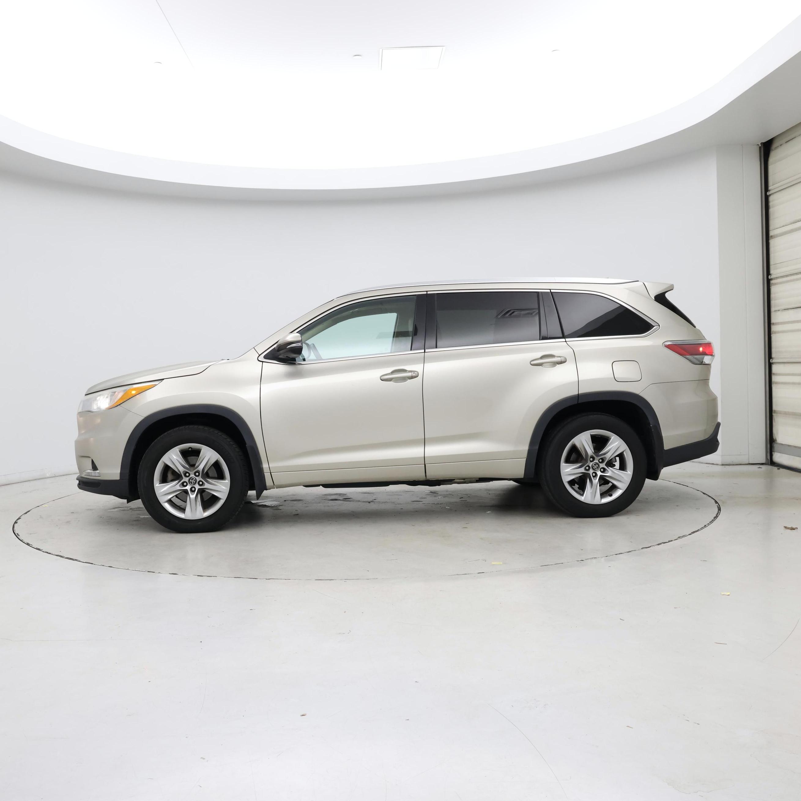 Thumbnail: 2016 Toyota Highlander - 3