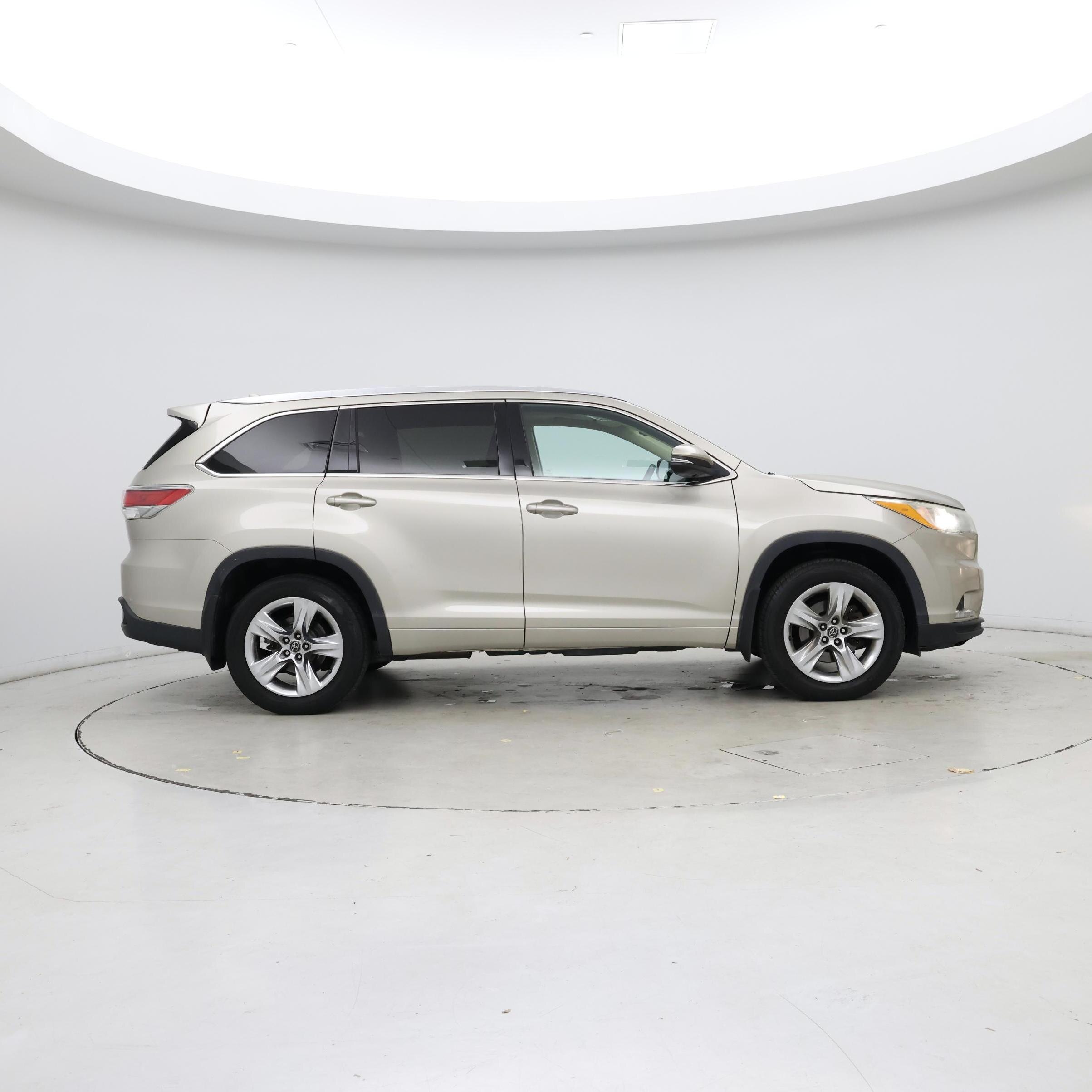 Thumbnail: 2016 Toyota Highlander - 7