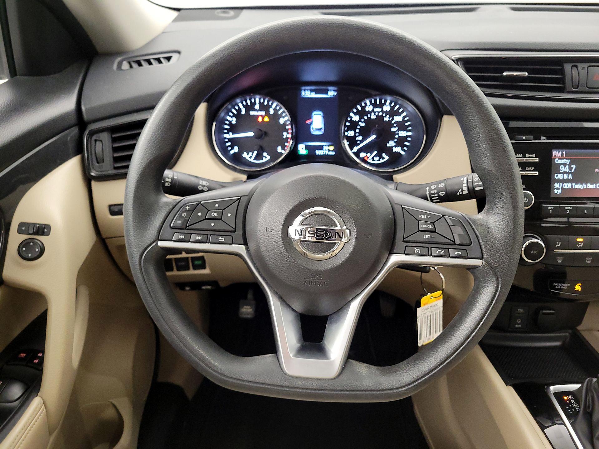 Thumbnail: 2017 Nissan Rogue - 10