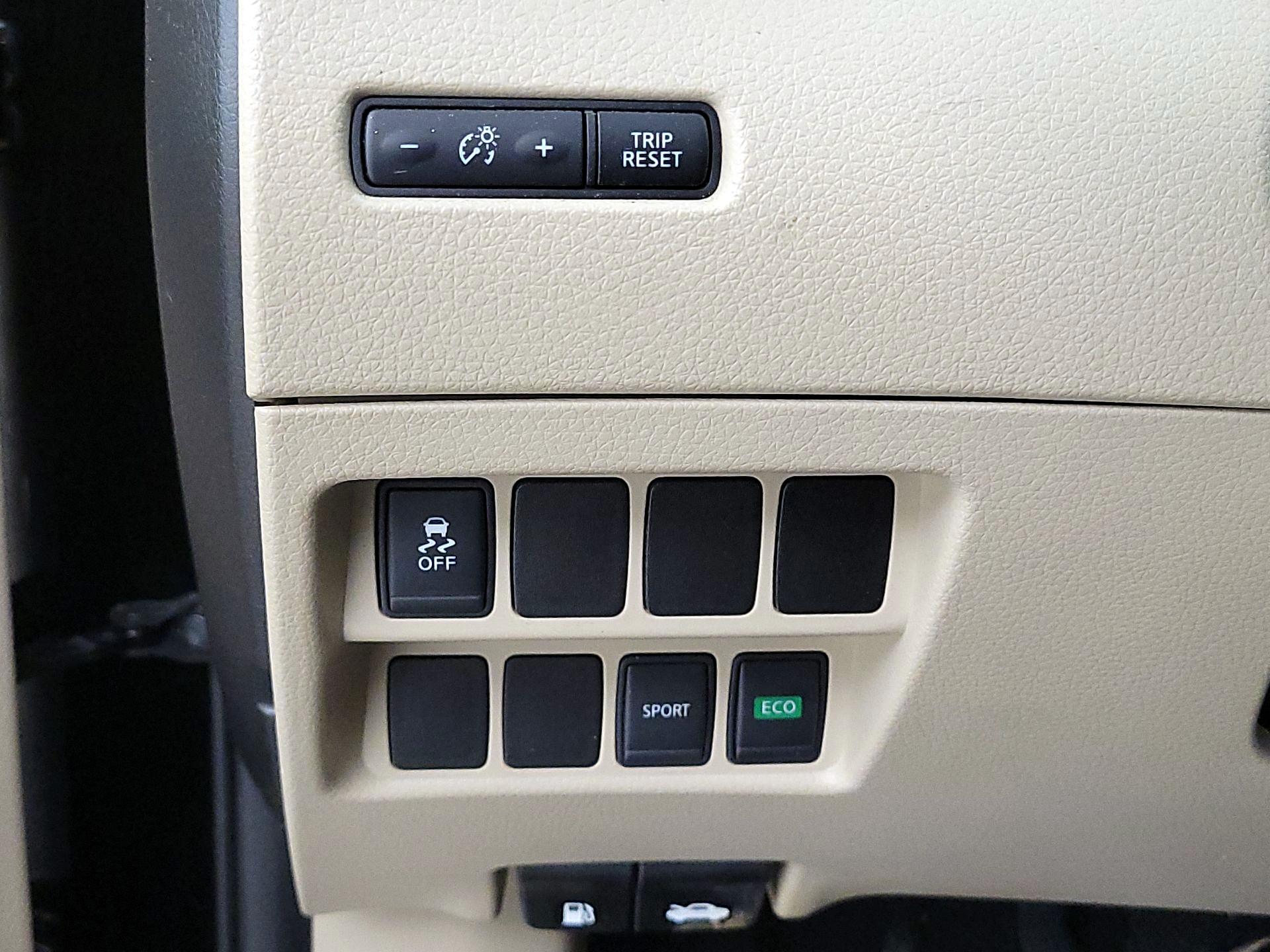 Thumbnail: 2017 Nissan Rogue - 13