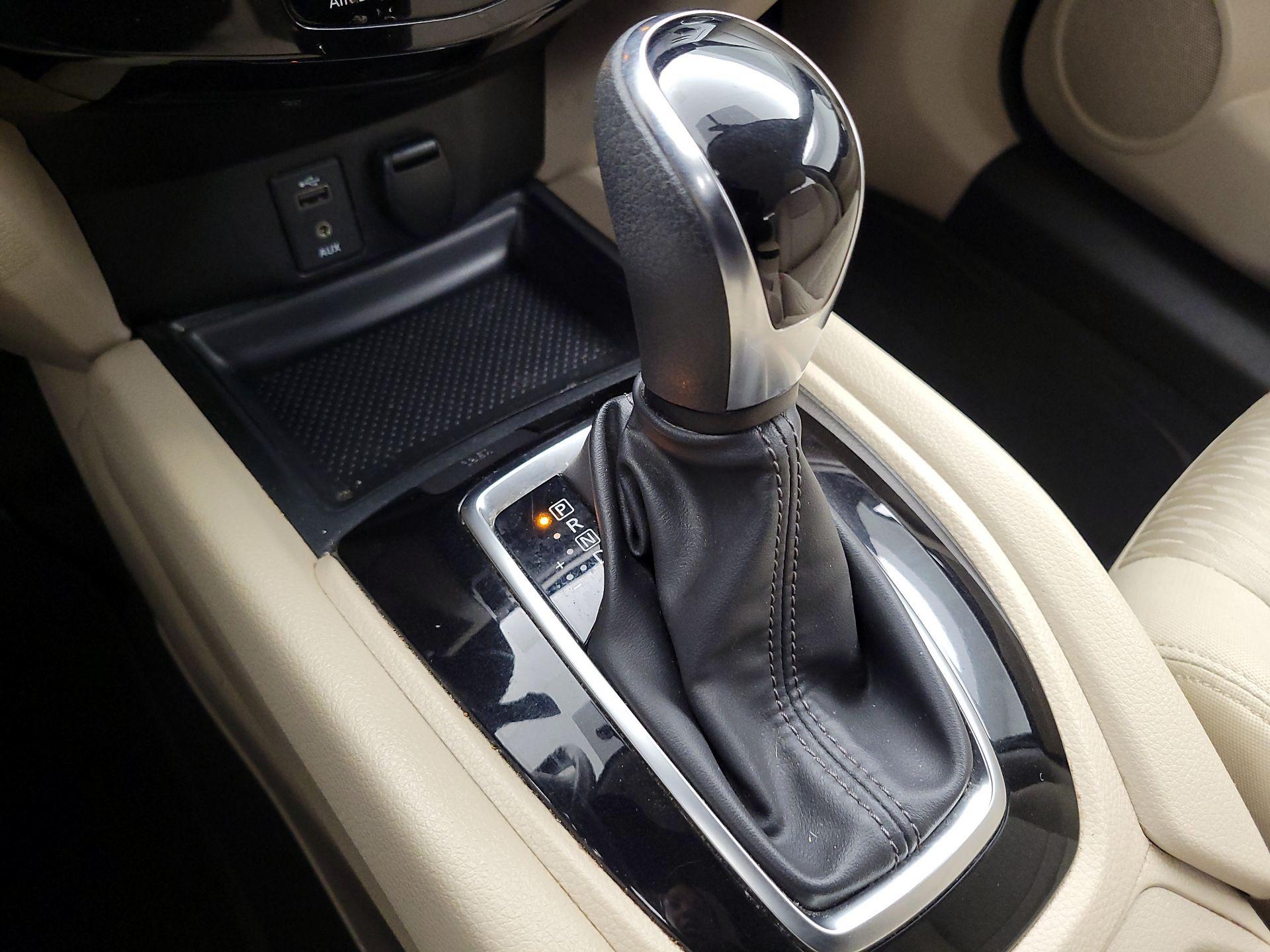 Thumbnail: 2017 Nissan Rogue - 17