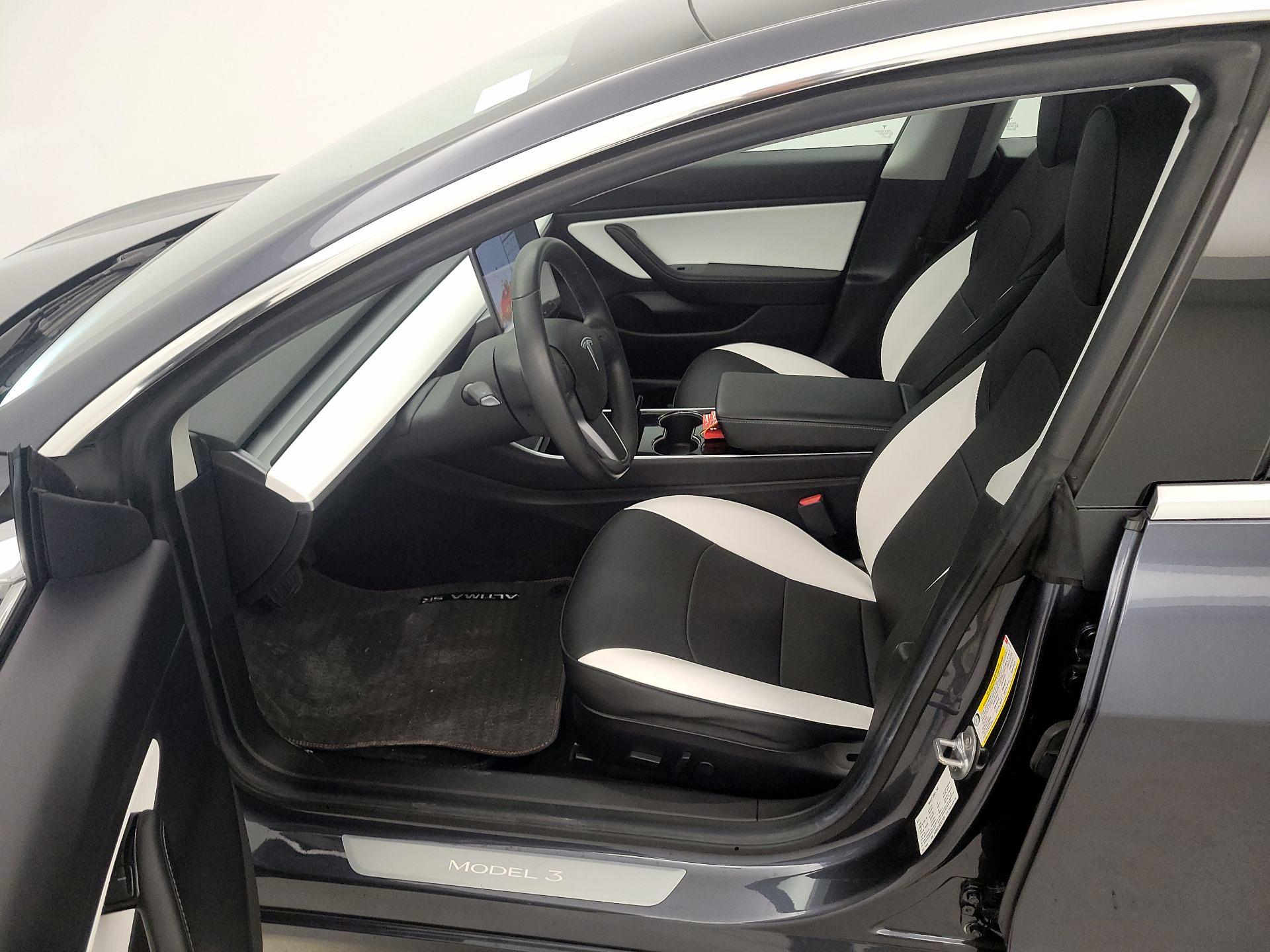 Thumbnail: 2019 Tesla Model 3 - 11